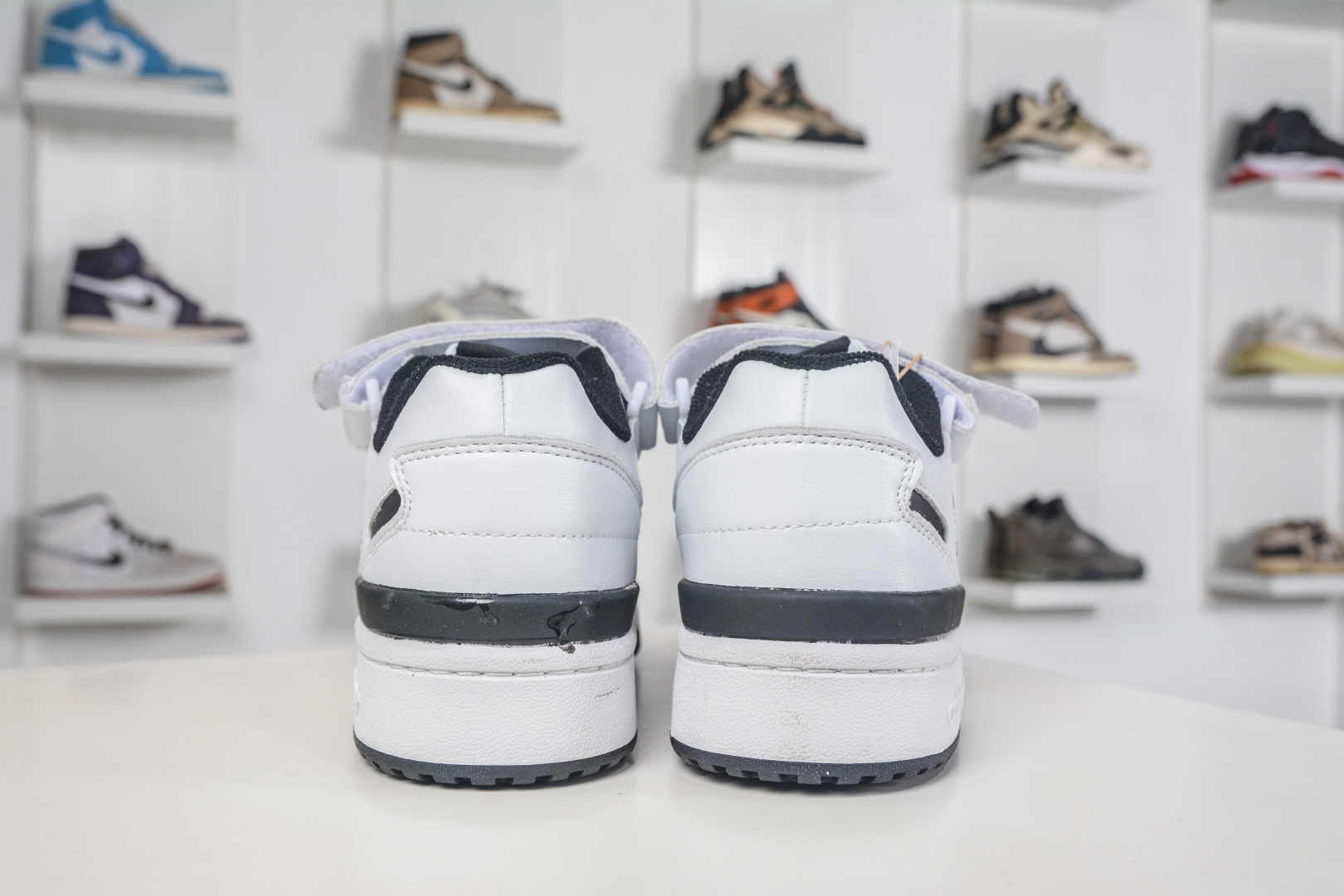 220 AD Originals Forum Low 低帮百搭潮流休闲运动板鞋 FY7757-Chinese UA Cheap High Quatity Brand Clothes Bags handbags Sneakers wholesale wholesaler seller from China Factory suppliers Fashion Clothing Shoes best Quality Beautiful Price 220 AD Originals Forum Low 低帮百搭潮流休闲运动板鞋 FY7757