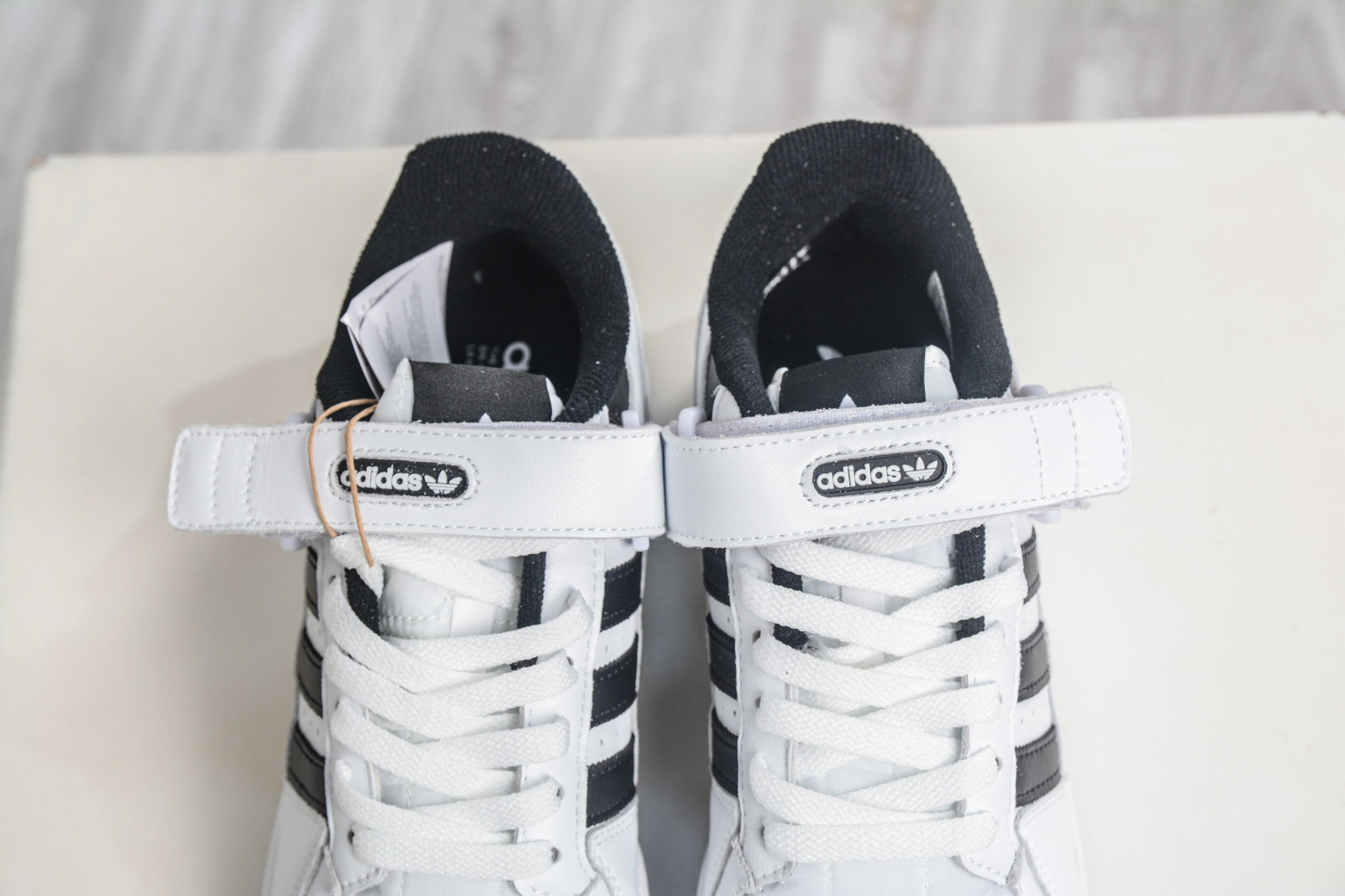 220 AD Originals Forum Low 低帮百搭潮流休闲运动板鞋 FY7757-Chinese UA Cheap High Quatity Brand Clothes Bags handbags Sneakers wholesale wholesaler seller from China Factory suppliers Fashion Clothing Shoes best Quality Beautiful Price 220 AD Originals Forum Low 低帮百搭潮流休闲运动板鞋 FY7757