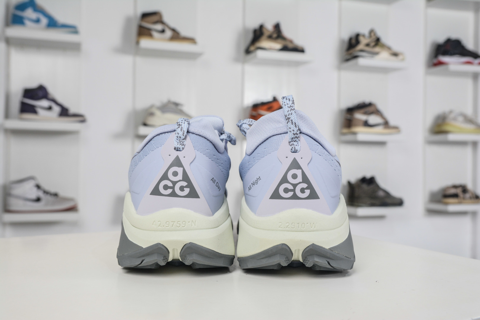 190 NK ACG ZEGAMA TRAIL 6 网面透气跑步鞋 兼顾迅疾外观和稳固脚感 HV8113-004-Chinese UA Cheap High Quatity Brand Clothes Bags handbags Sneakers wholesale wholesaler seller from China Factory suppliers Fashion Clothing Shoes best Quality Beautiful Price 190 NK ACG ZEGAMA TRAIL 6 网面透气跑步鞋 兼顾迅疾外观和稳固脚感 HV8113-004