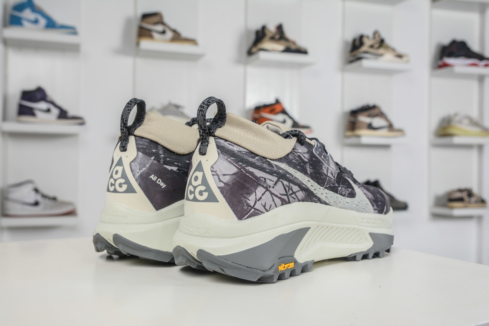 190 NK ACG ZEGAMA TRAIL 6 网面透气跑步鞋 兼顾迅疾外观和稳固脚感 HV8113-003-Chinese UA Cheap High Quatity Brand Clothes Bags handbags Sneakers wholesale wholesaler seller from China Factory suppliers Fashion Clothing Shoes best Quality Beautiful Price 190 NK ACG ZEGAMA TRAIL 6 网面透气跑步鞋 兼顾迅疾外观和稳固脚感 HV8113-003