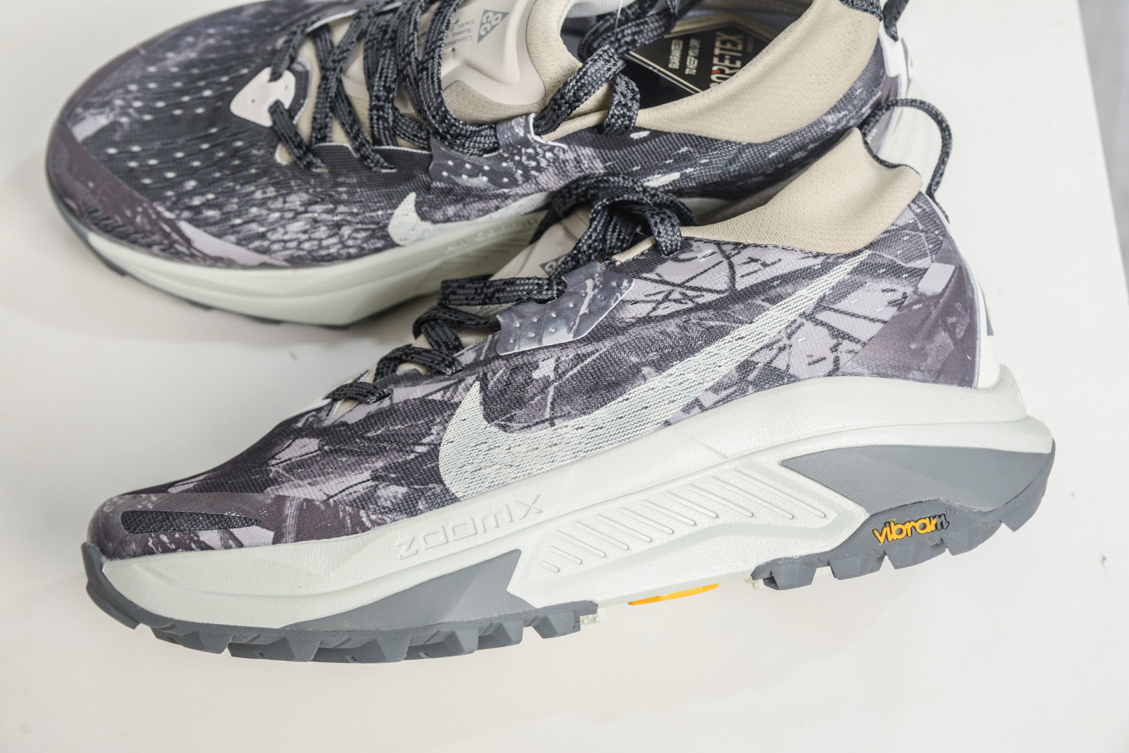 190 NK ACG ZEGAMA TRAIL 6 网面透气跑步鞋 兼顾迅疾外观和稳固脚感 HV8113-003-Chinese UA Cheap High Quatity Brand Clothes Bags handbags Sneakers wholesale wholesaler seller from China Factory suppliers Fashion Clothing Shoes best Quality Beautiful Price 190 NK ACG ZEGAMA TRAIL 6 网面透气跑步鞋 兼顾迅疾外观和稳固脚感 HV8113-003
