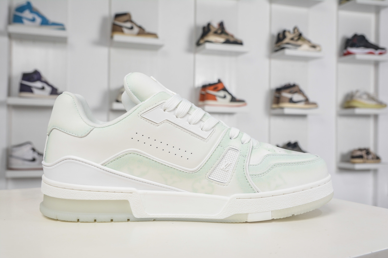 480 Louis Vuitton Trainer 系列板鞋-Chinese UA Cheap High Quatity Brand Clothes Bags handbags Sneakers wholesale wholesaler seller from China Factory suppliers Fashion Clothing Shoes best Quality Beautiful Price 480 Louis Vuitton Trainer 系列板鞋