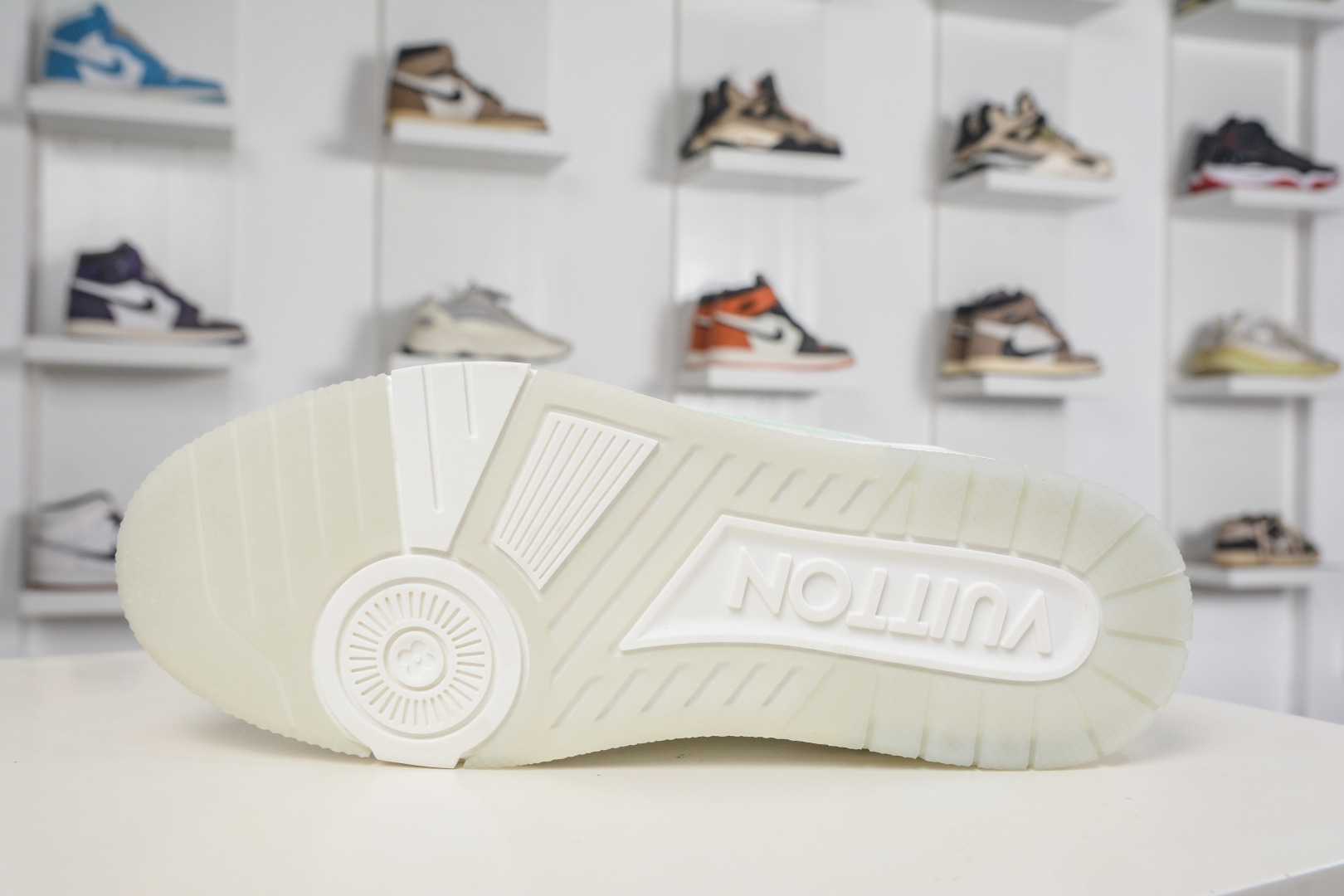 480 Louis Vuitton Trainer 系列板鞋-Chinese UA Cheap High Quatity Brand Clothes Bags handbags Sneakers wholesale wholesaler seller from China Factory suppliers Fashion Clothing Shoes best Quality Beautiful Price 480 Louis Vuitton Trainer 系列板鞋