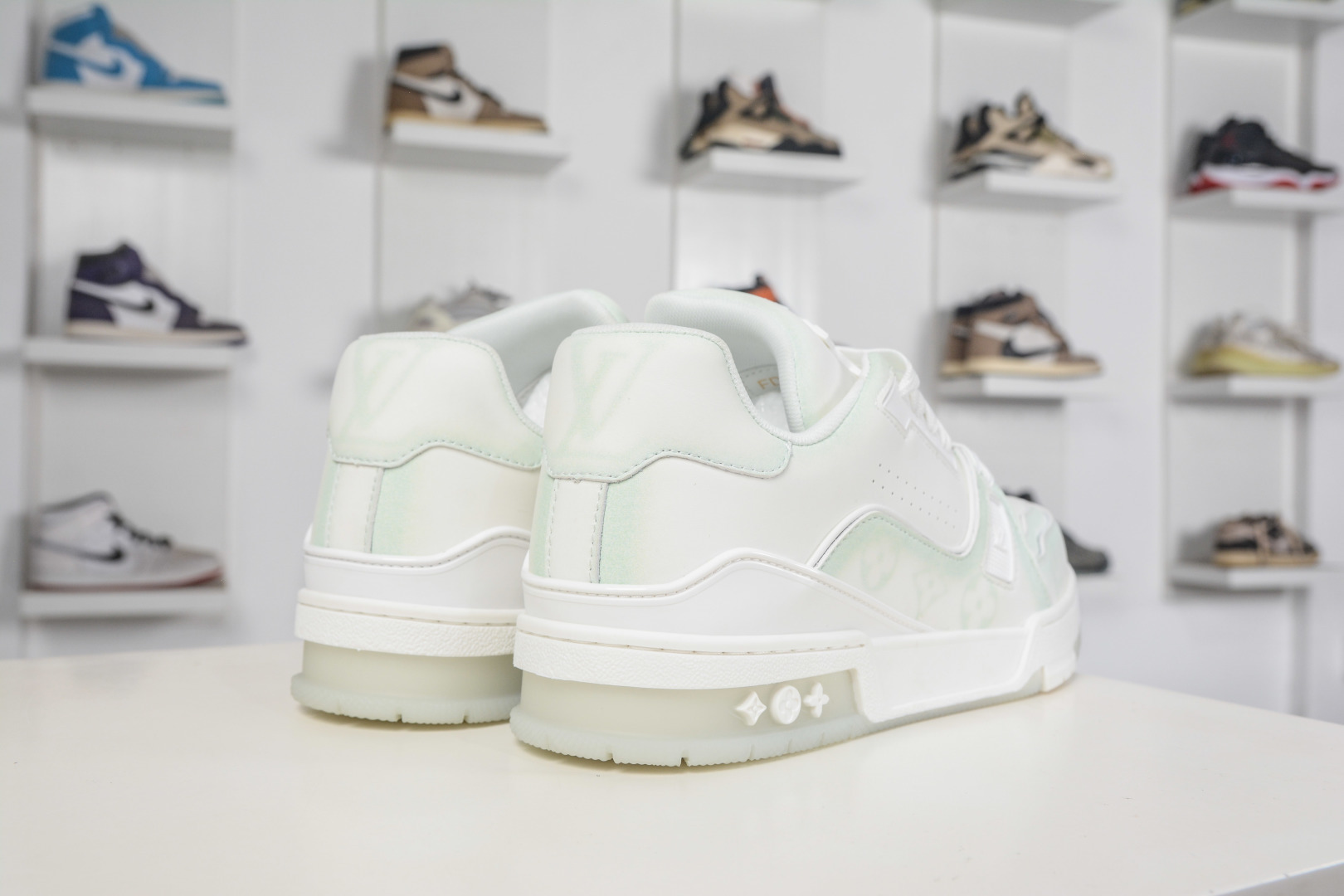 480 Louis Vuitton Trainer 系列板鞋-Chinese UA Cheap High Quatity Brand Clothes Bags handbags Sneakers wholesale wholesaler seller from China Factory suppliers Fashion Clothing Shoes best Quality Beautiful Price 480 Louis Vuitton Trainer 系列板鞋