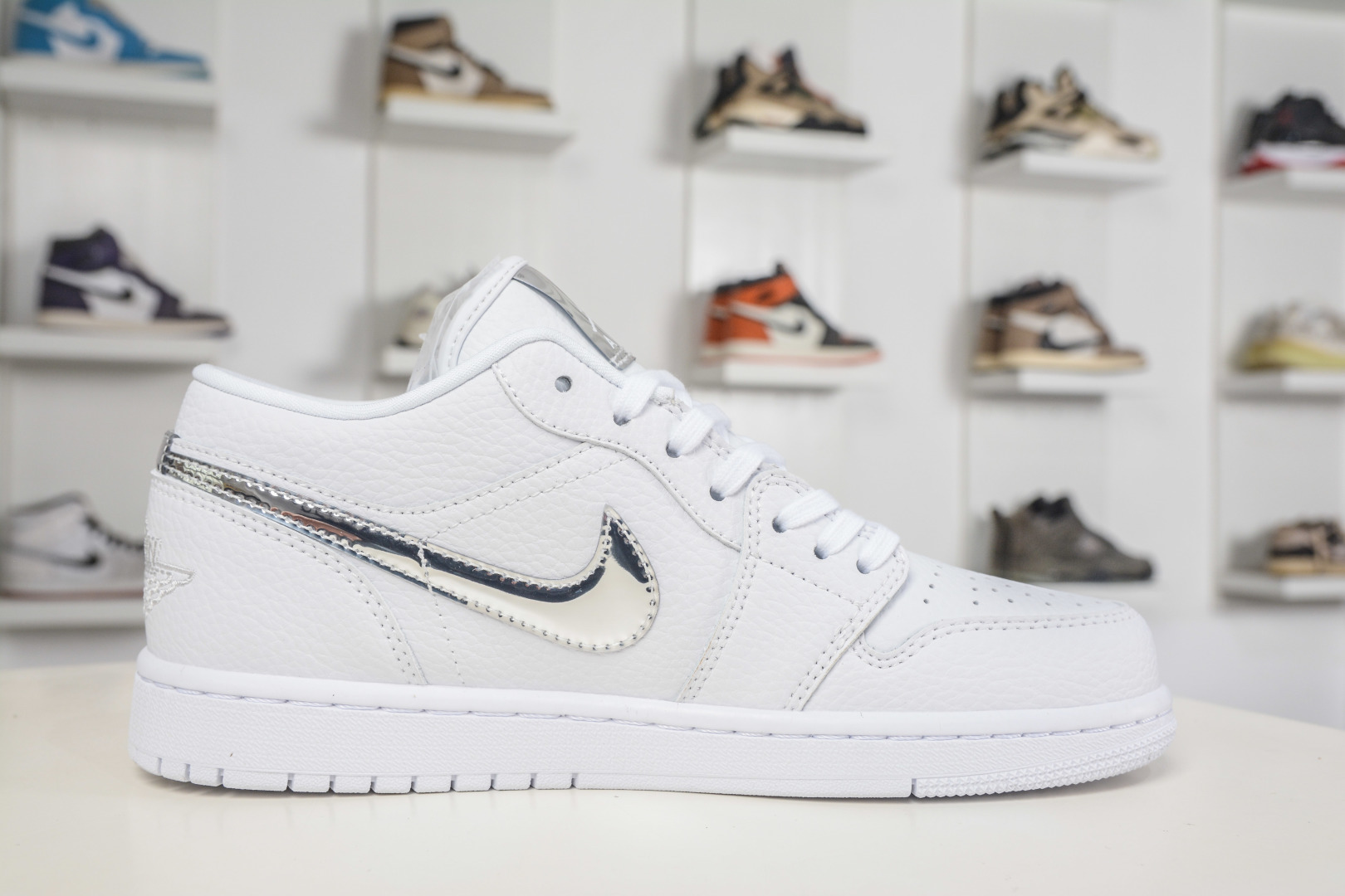180 Air Jordan 1 Low 白银 AJ1 低帮休闲板鞋 IQ9381-100