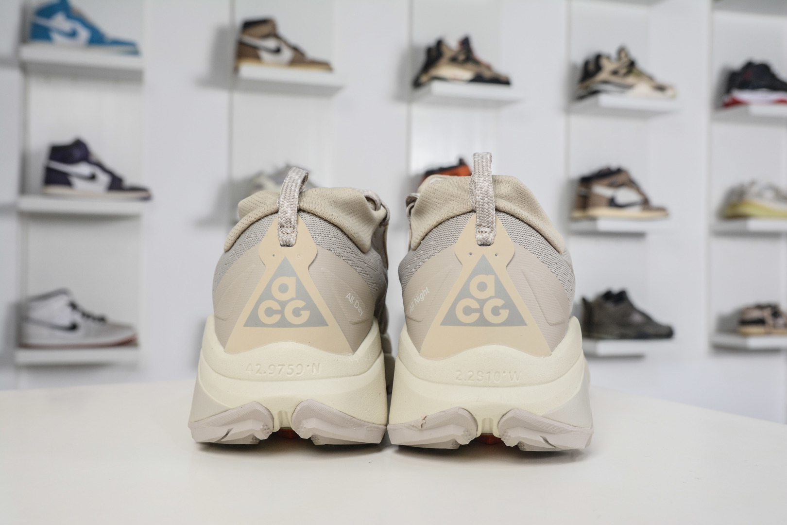 190 NK ACG ZEGAMA TRAIL 6 网面透气跑步鞋 兼顾迅疾外观和稳固脚感 HV8113-200-Chinese UA Cheap High Quatity Brand Clothes Bags handbags Sneakers wholesale wholesaler seller from China Factory suppliers Fashion Clothing Shoes best Quality Beautiful Price 190 NK ACG ZEGAMA TRAIL 6 网面透气跑步鞋 兼顾迅疾外观和稳固脚感 HV8113-200