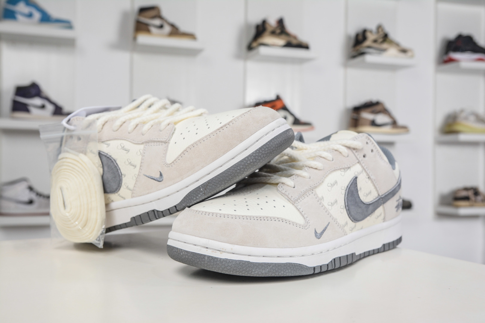 270 Nike SB Dunk Low X Stussy 斯图西联名—米白灰 CS1688-140-Chinese UA Cheap High Quatity Brand Clothes Bags handbags Sneakers wholesale wholesaler seller from China Factory suppliers Fashion Clothing Shoes best Quality Beautiful Price 270 Nike SB Dunk Low X Stussy 斯图西联名—米白灰 CS1688-140