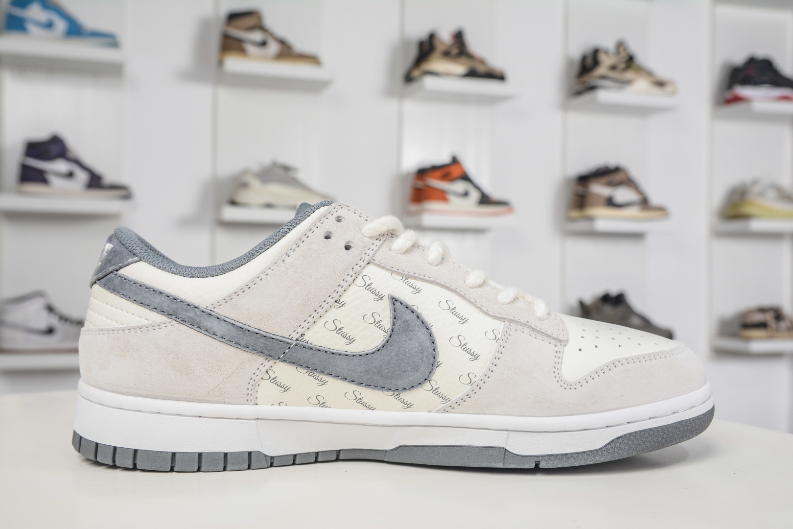 270 Nike SB Dunk Low X Stussy 斯图西联名—米白灰 CS1688-140-Chinese UA Cheap High Quatity Brand Clothes Bags handbags Sneakers wholesale wholesaler seller from China Factory suppliers Fashion Clothing Shoes best Quality Beautiful Price 270 Nike SB Dunk Low X Stussy 斯图西联名—米白灰 CS1688-140