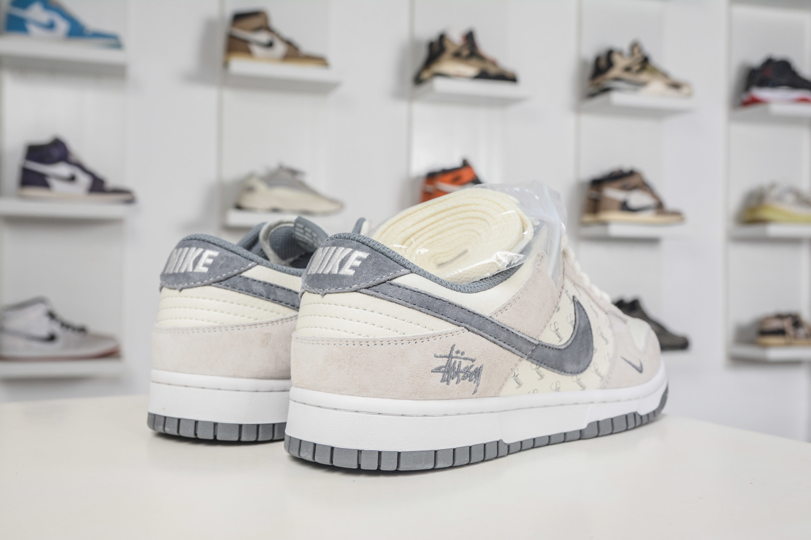 270 Nike SB Dunk Low X Stussy 斯图西联名—米白灰 CS1688-140-Chinese UA Cheap High Quatity Brand Clothes Bags handbags Sneakers wholesale wholesaler seller from China Factory suppliers Fashion Clothing Shoes best Quality Beautiful Price 270 Nike SB Dunk Low X Stussy 斯图西联名—米白灰 CS1688-140