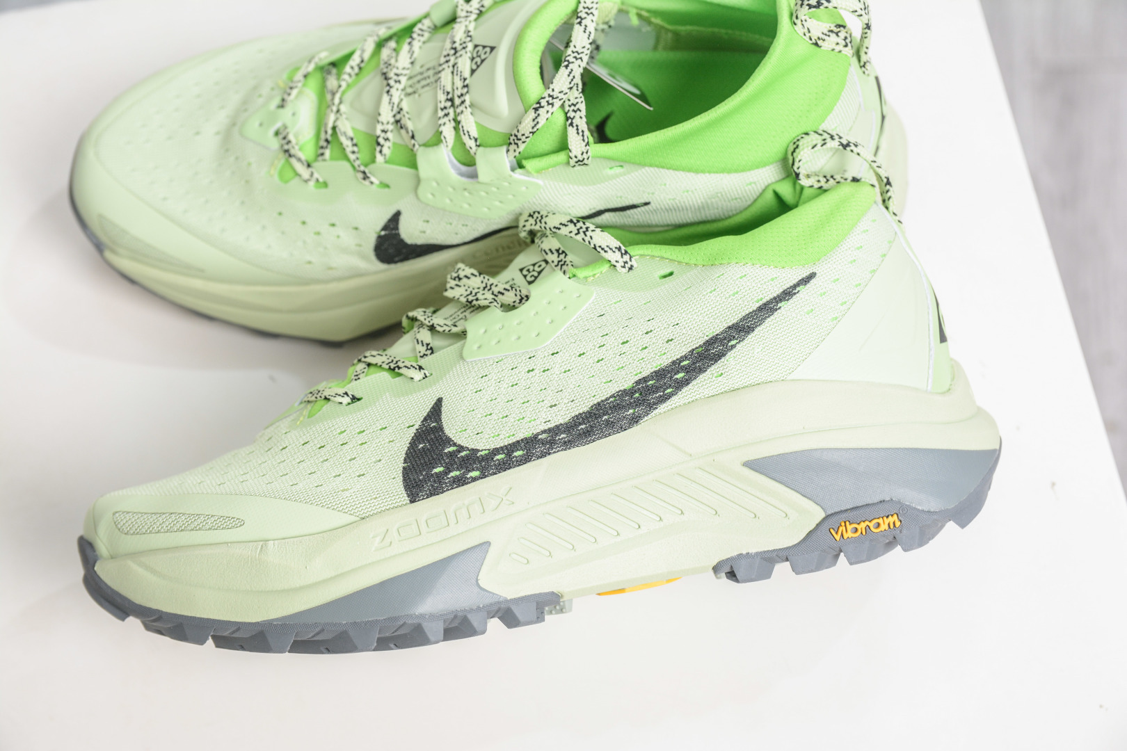 NK ACG ZEGAMA TRAIL 6 网面透气跑步鞋 兼顾迅疾外观和稳固脚感 HV8113-011