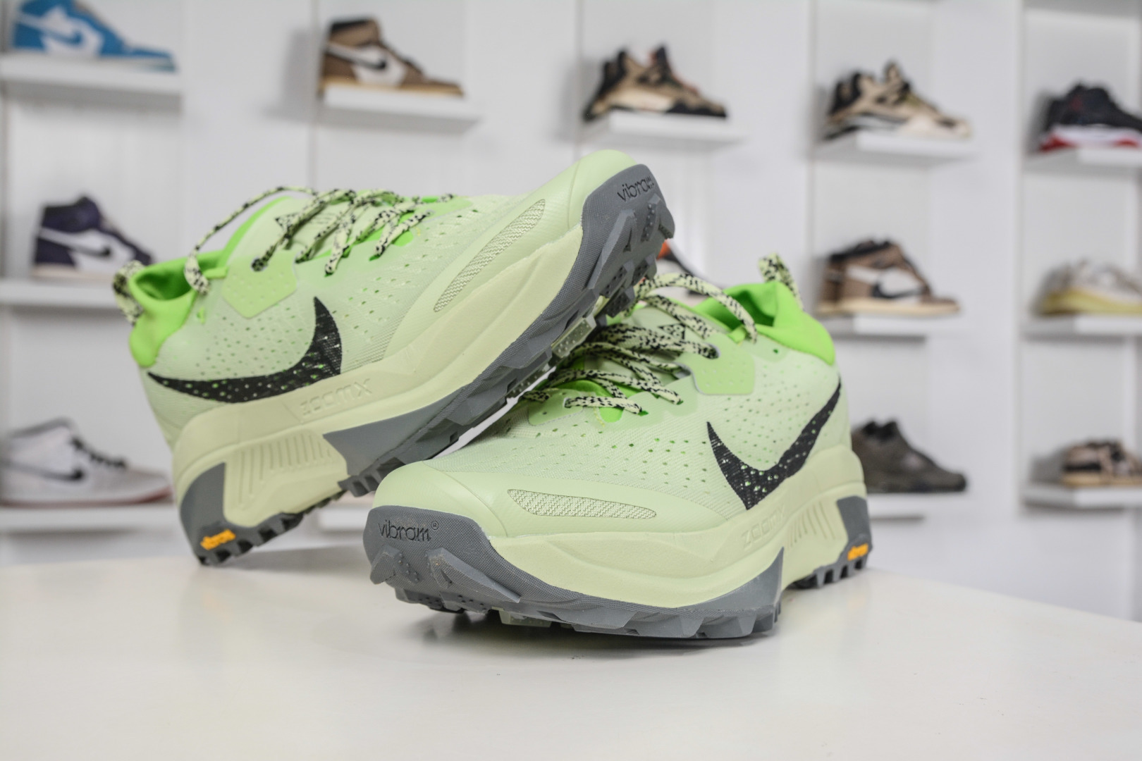 NK ACG ZEGAMA TRAIL 6 网面透气跑步鞋 兼顾迅疾外观和稳固脚感 HV8113-011