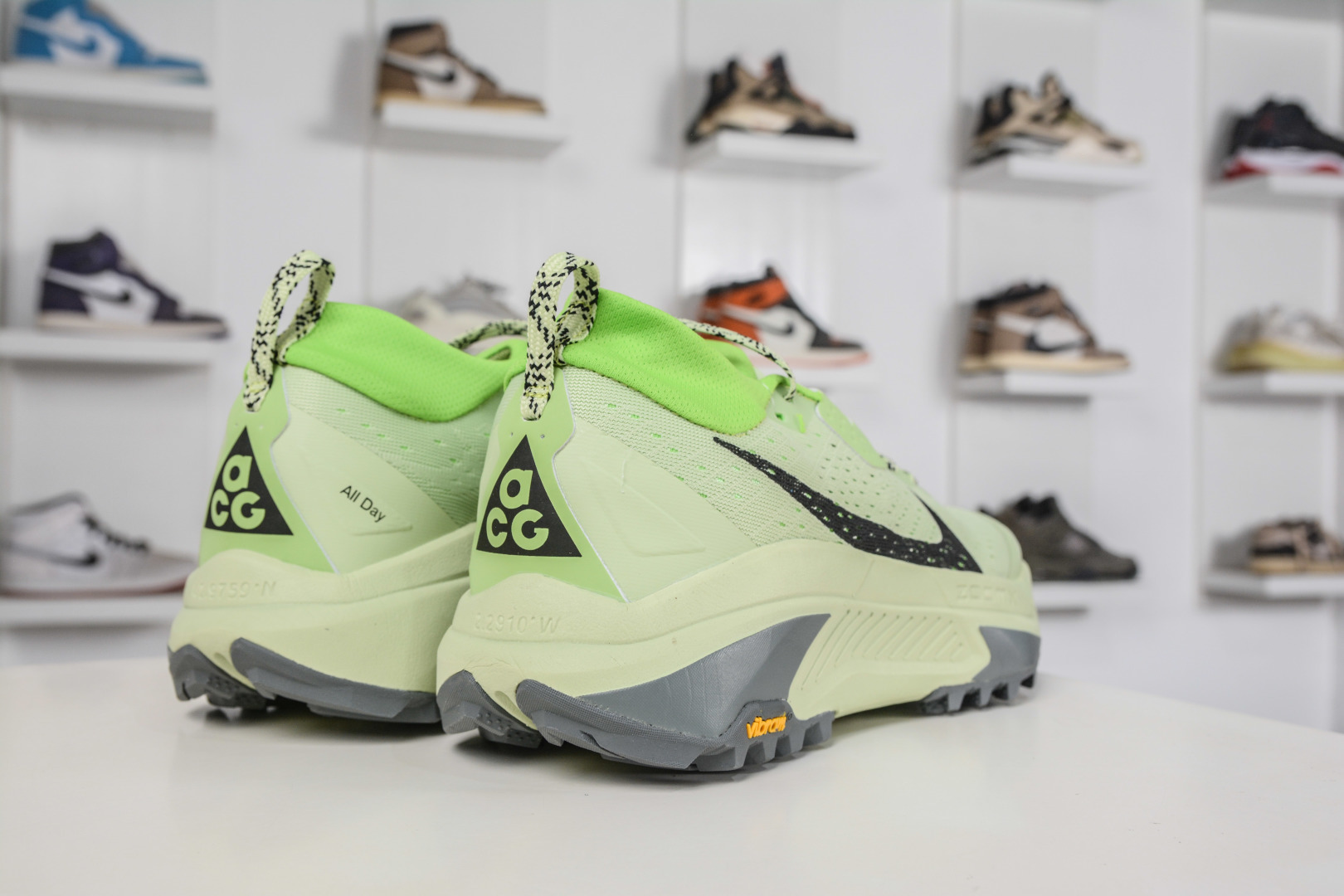NK ACG ZEGAMA TRAIL 6 网面透气跑步鞋 兼顾迅疾外观和稳固脚感 HV8113-011