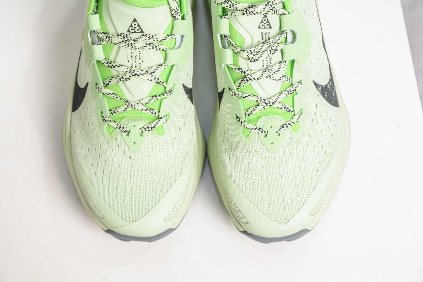 NK ACG ZEGAMA TRAIL 6 网面透气跑步鞋 兼顾迅疾外观和稳固脚感 HV8113-011