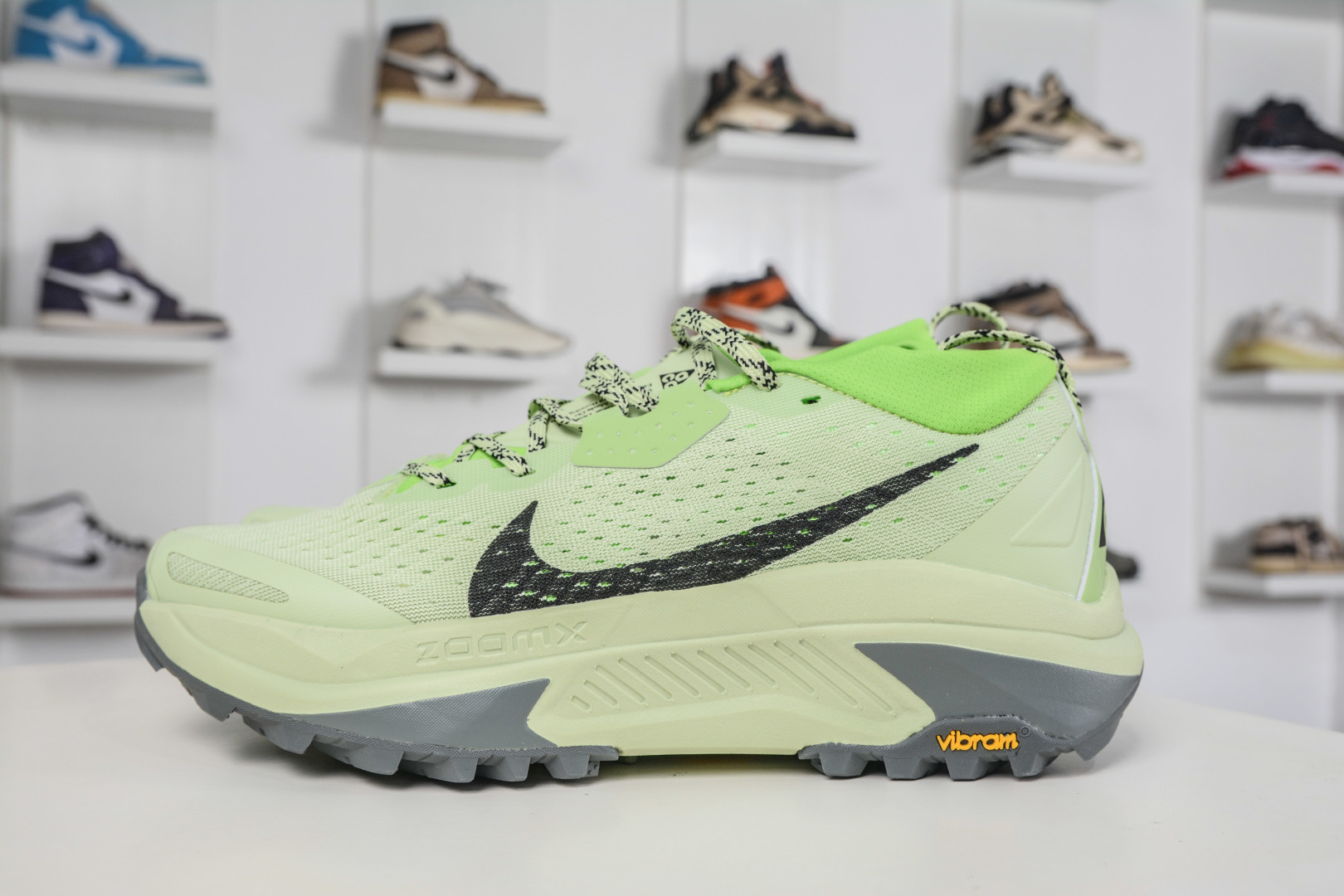 NK ACG ZEGAMA TRAIL 6 网面透气跑步鞋 兼顾迅疾外观和稳固脚感 HV8113-011