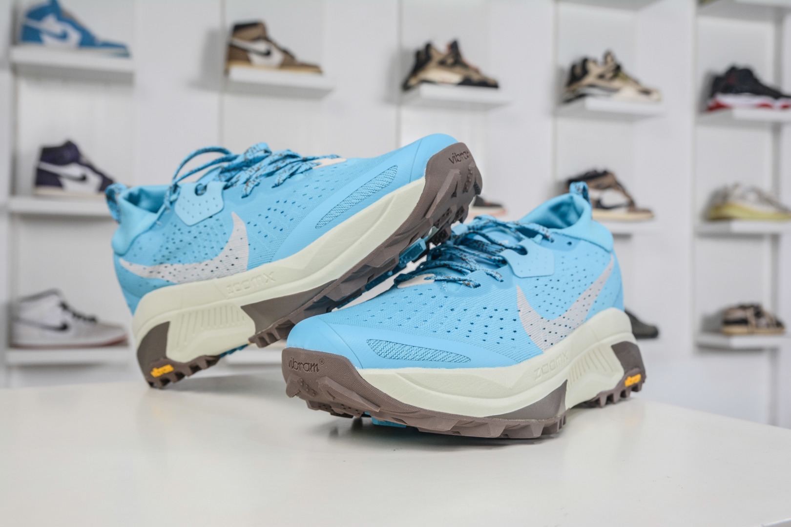 NK ACG ZEGAMA TRAIL 6 网面透气跑步鞋 兼顾迅疾外观和稳固脚感 HV8113-400