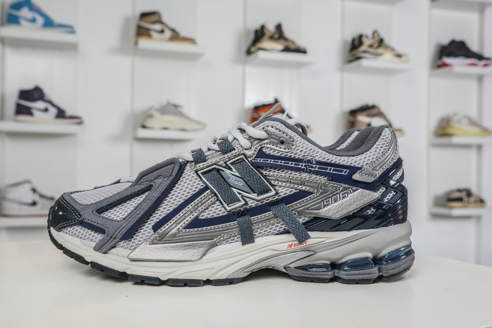T版New Balance M1906R系列 复古老爹防滑耐磨低帮 跑步鞋 U19064F6 T版New Balance M1906R系列 复古老爹防滑耐磨低帮 跑步鞋 U19064F6
