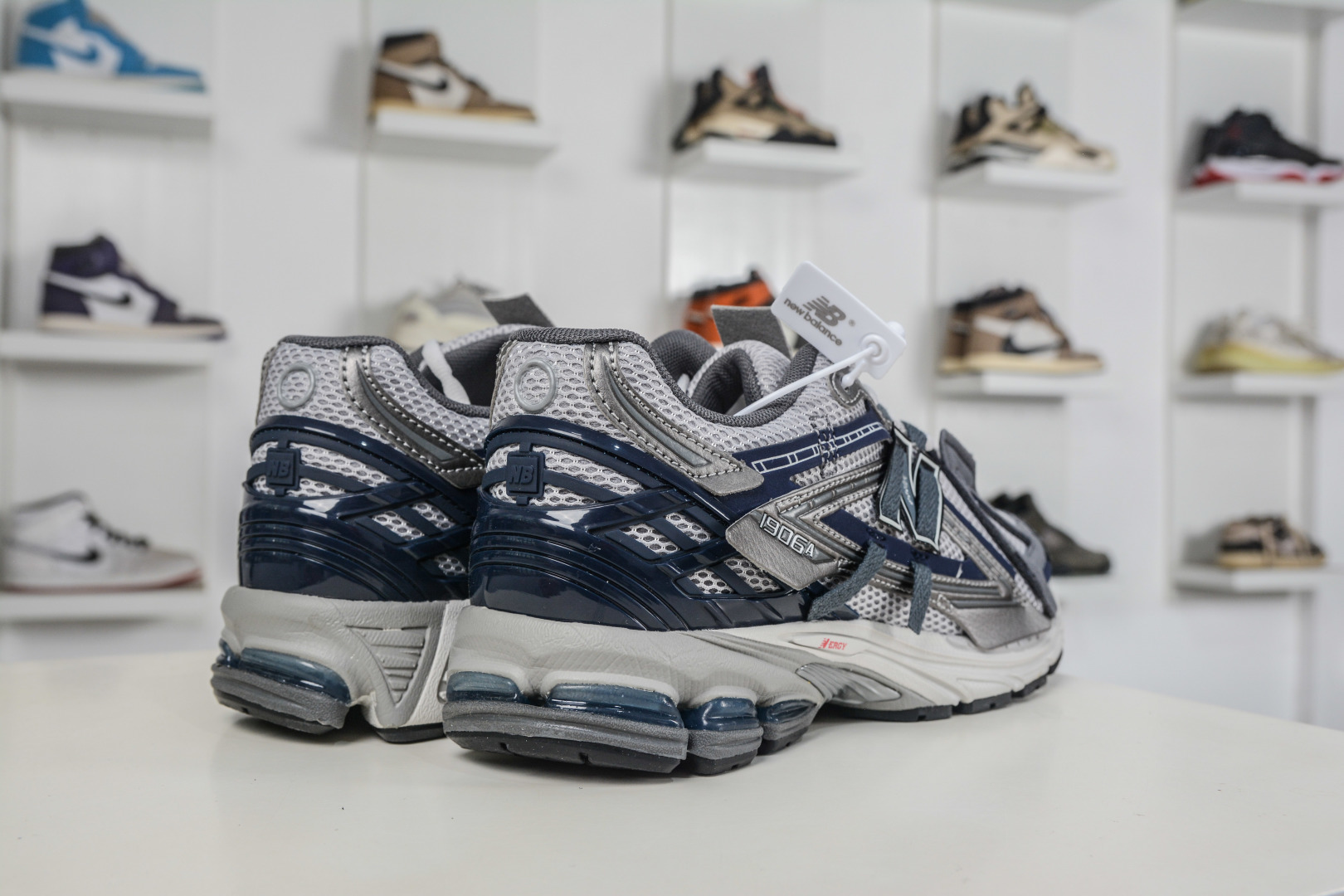 T版New Balance M1906R系列 复古老爹防滑耐磨低帮 跑步鞋 U19064F6 T版New Balance M1906R系列 复古老爹防滑耐磨低帮 跑步鞋 U19064F6