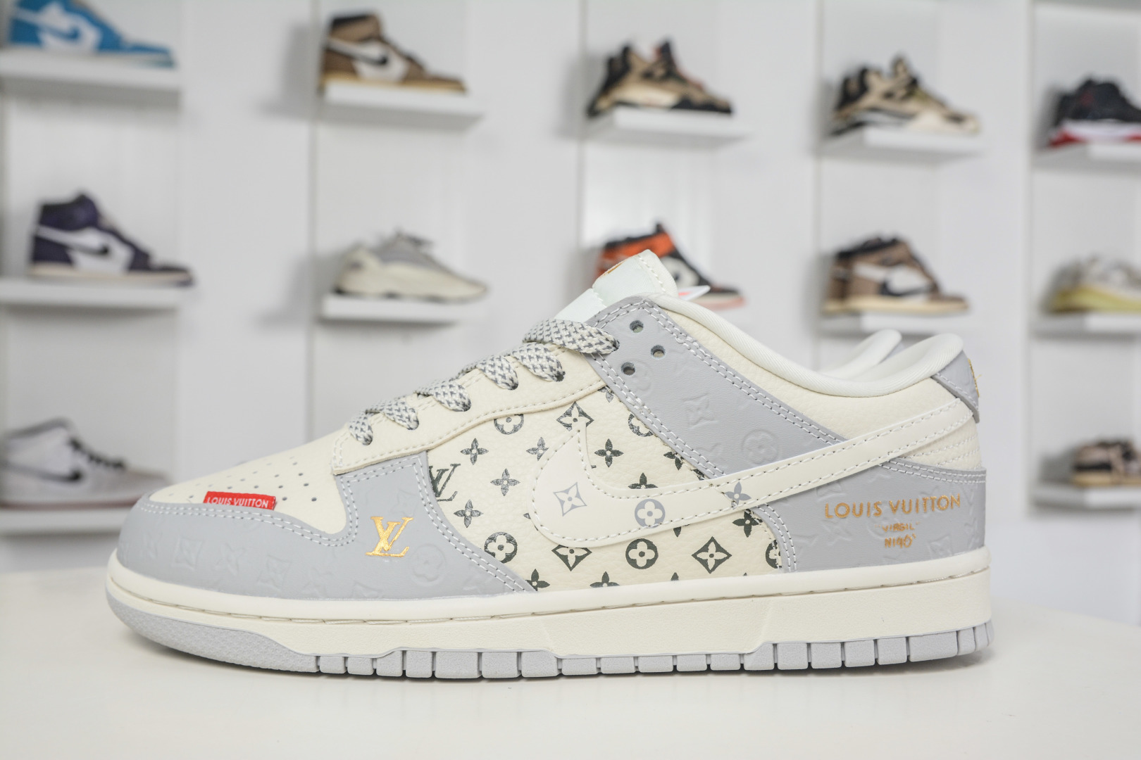 Nike SB Dunk Low x Louis Vuitton LV限定联名-印花米白灰 MN1688-107 Nike SB Dunk Low x Louis Vuitton LV限定联名-印花米白灰 MN1688-107