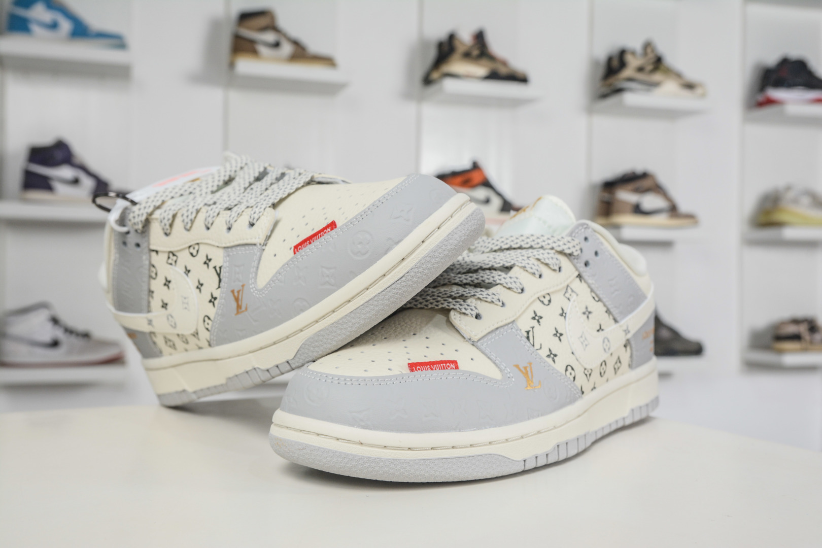 Nike SB Dunk Low x Louis Vuitton LV限定联名-印花米白灰 MN1688-107 Nike SB Dunk Low x Louis Vuitton LV限定联名-印花米白灰 MN1688-107