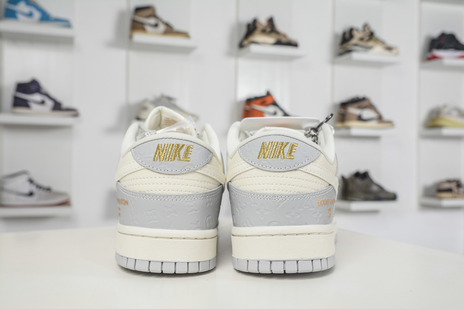 Nike SB Dunk Low x Louis Vuitton LV限定联名-印花米白灰 MN1688-107 Nike SB Dunk Low x Louis Vuitton LV限定联名-印花米白灰 MN1688-107