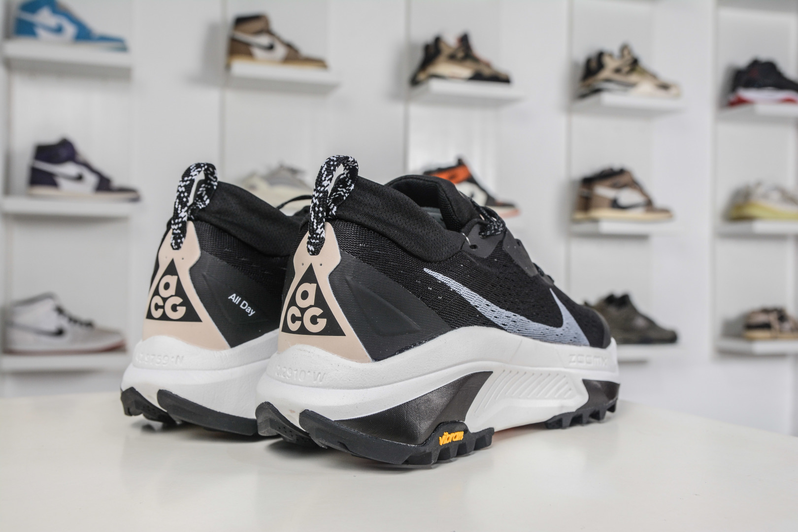 NK ACG ZEGAMA TRAIL 6 网面透气跑步鞋 HV8113-008 NK ACG ZEGAMA TRAIL 6 网面透气跑步鞋 HV8113-008