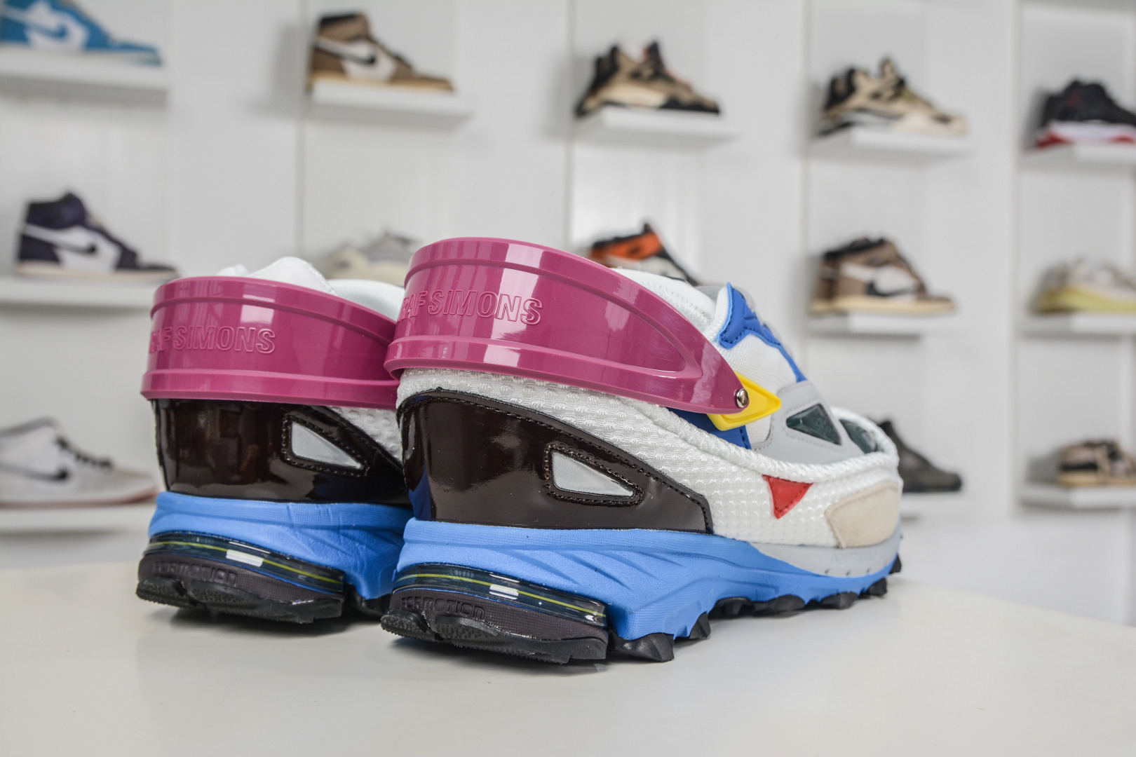 RAF SIMONS RUNNER 潮流运动 圆头系带 低帮休闲鞋 M20583