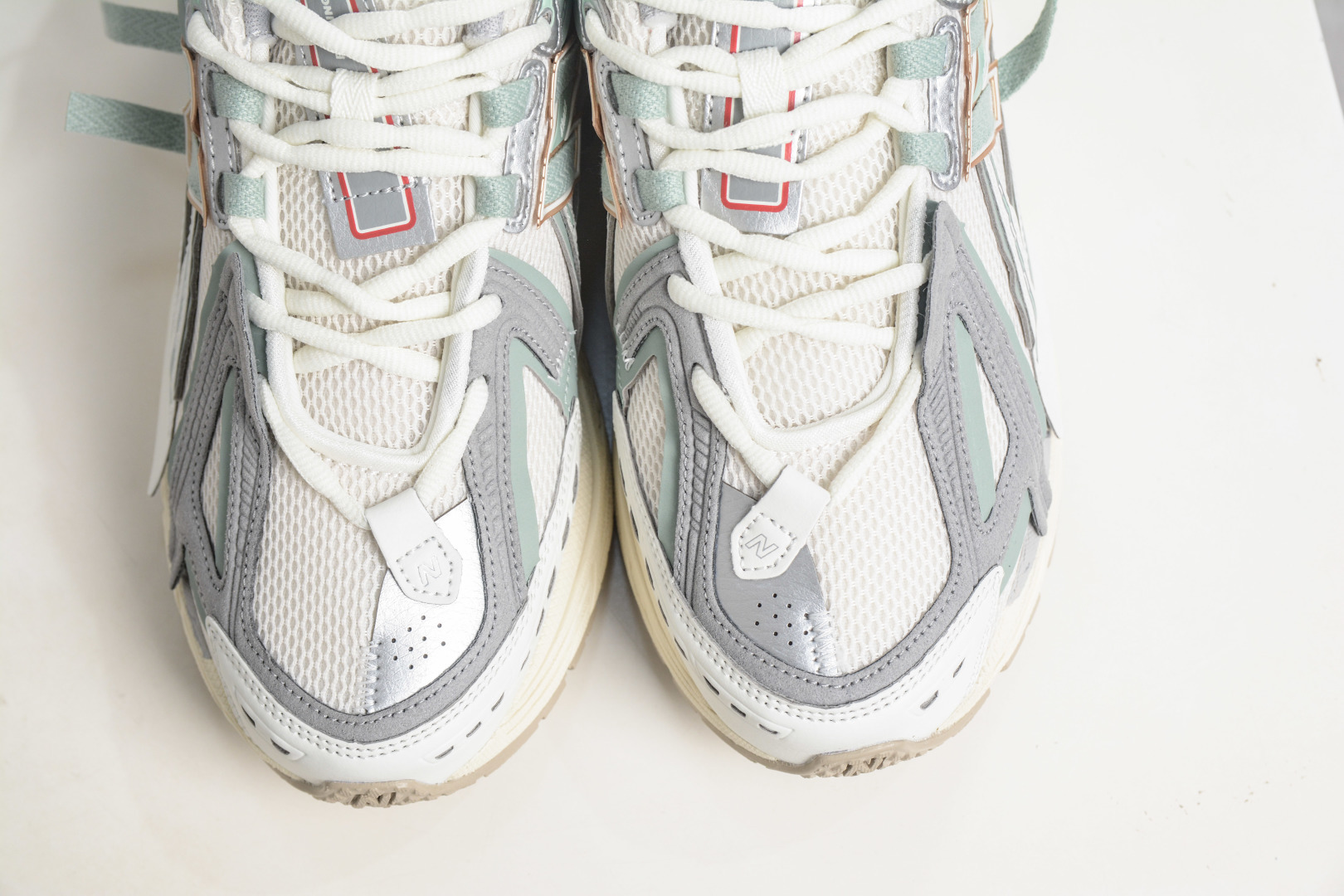 T版New Balance M1906R系列 复古老爹防滑耐磨低帮 跑步鞋 U19065DY T版New Balance M1906R系列 复古老爹防滑耐磨低帮 跑步鞋 U19065DY