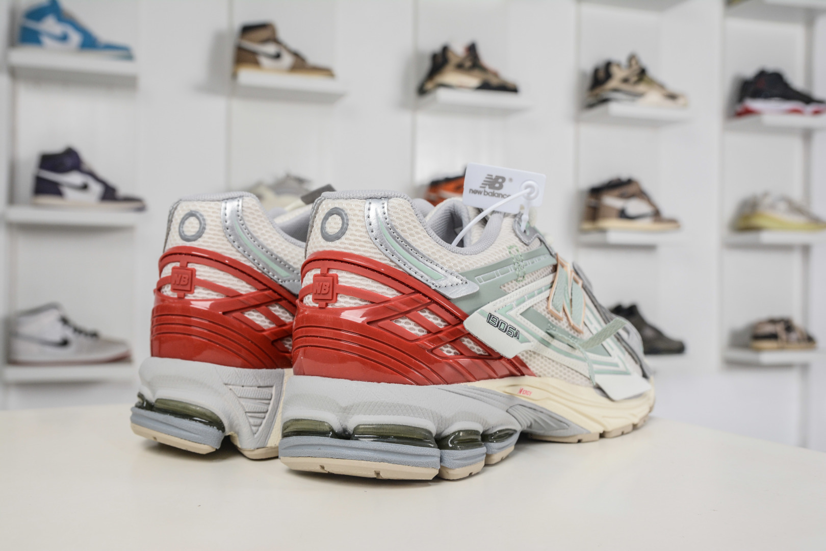 T版New Balance M1906R系列 复古老爹防滑耐磨低帮 跑步鞋 U19065DY T版New Balance M1906R系列 复古老爹防滑耐磨低帮 跑步鞋 U19065DY