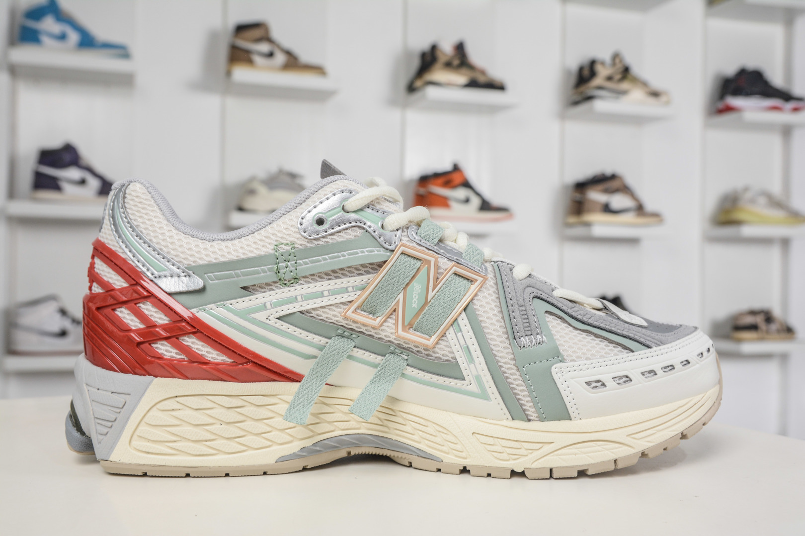 T版New Balance M1906R系列 复古老爹防滑耐磨低帮 跑步鞋 U19065DY T版New Balance M1906R系列 复古老爹防滑耐磨低帮 跑步鞋 U19065DY