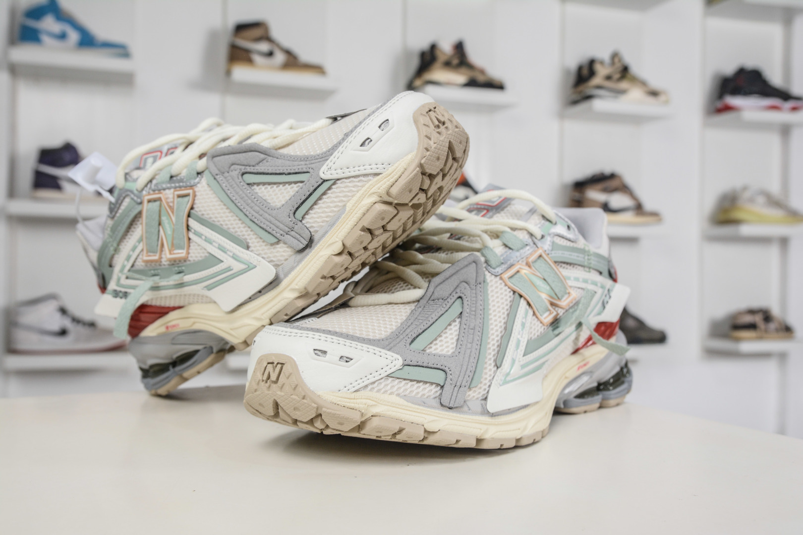 T版New Balance M1906R系列 复古老爹防滑耐磨低帮 跑步鞋 U19065DY T版New Balance M1906R系列 复古老爹防滑耐磨低帮 跑步鞋 U19065DY