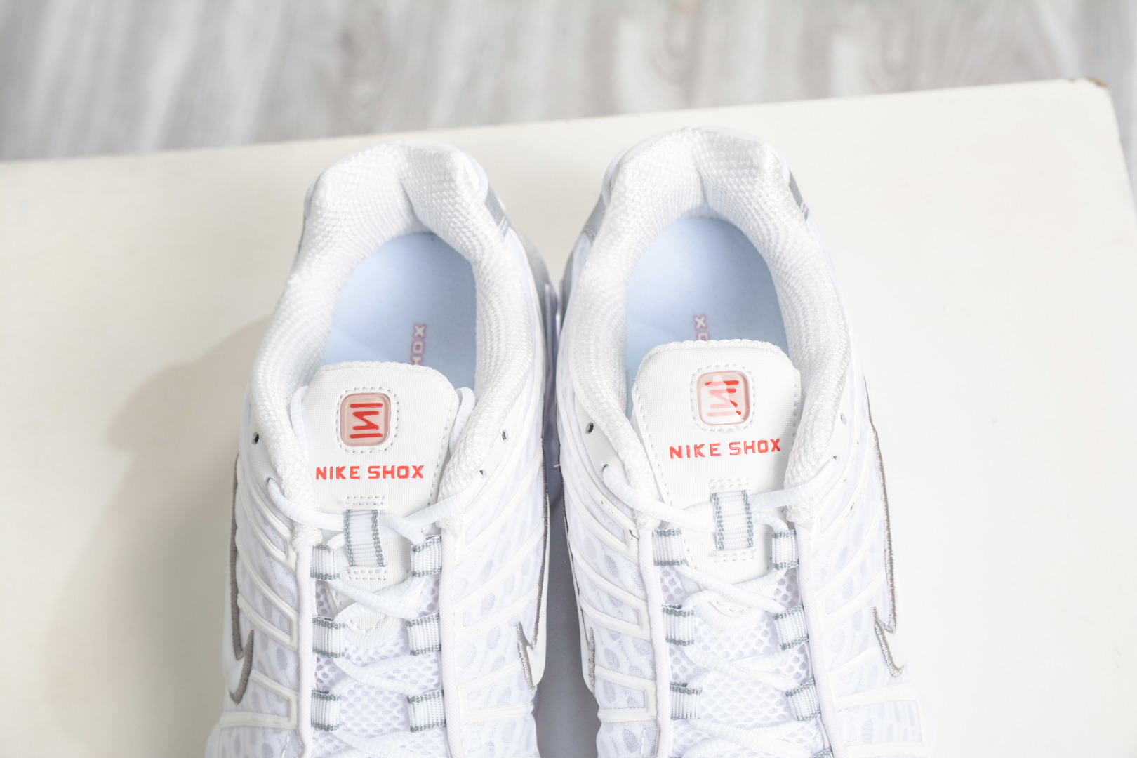 360 GXNK ShTL系列 气柱科技风休闲通勤跑步鞋 AV3595-100-Chinese UA Cheap High Quatity Brand Clothes Bags handbags Sneakers wholesale wholesaler seller from China Factory suppliers Fashion Clothing Shoes best Quality Beautiful Price 360 GXNK ShTL系列 气柱科技风休闲通勤跑步鞋 AV3595-100