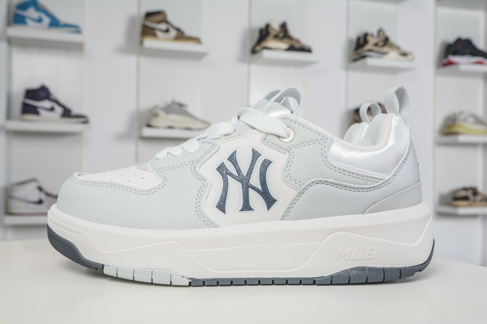 MLB Chunky Liner Mid Denim Monogram 学长鞋系列低帮老爹风轻量增高厚底百搭休闲运动慢跑鞋 3ASXM096N 50GRS MLB Chunky Liner Mid Denim Monogram 学长鞋系列低帮老爹风轻量增高厚底百搭休闲运动慢跑鞋 3ASXM096N 50GRS