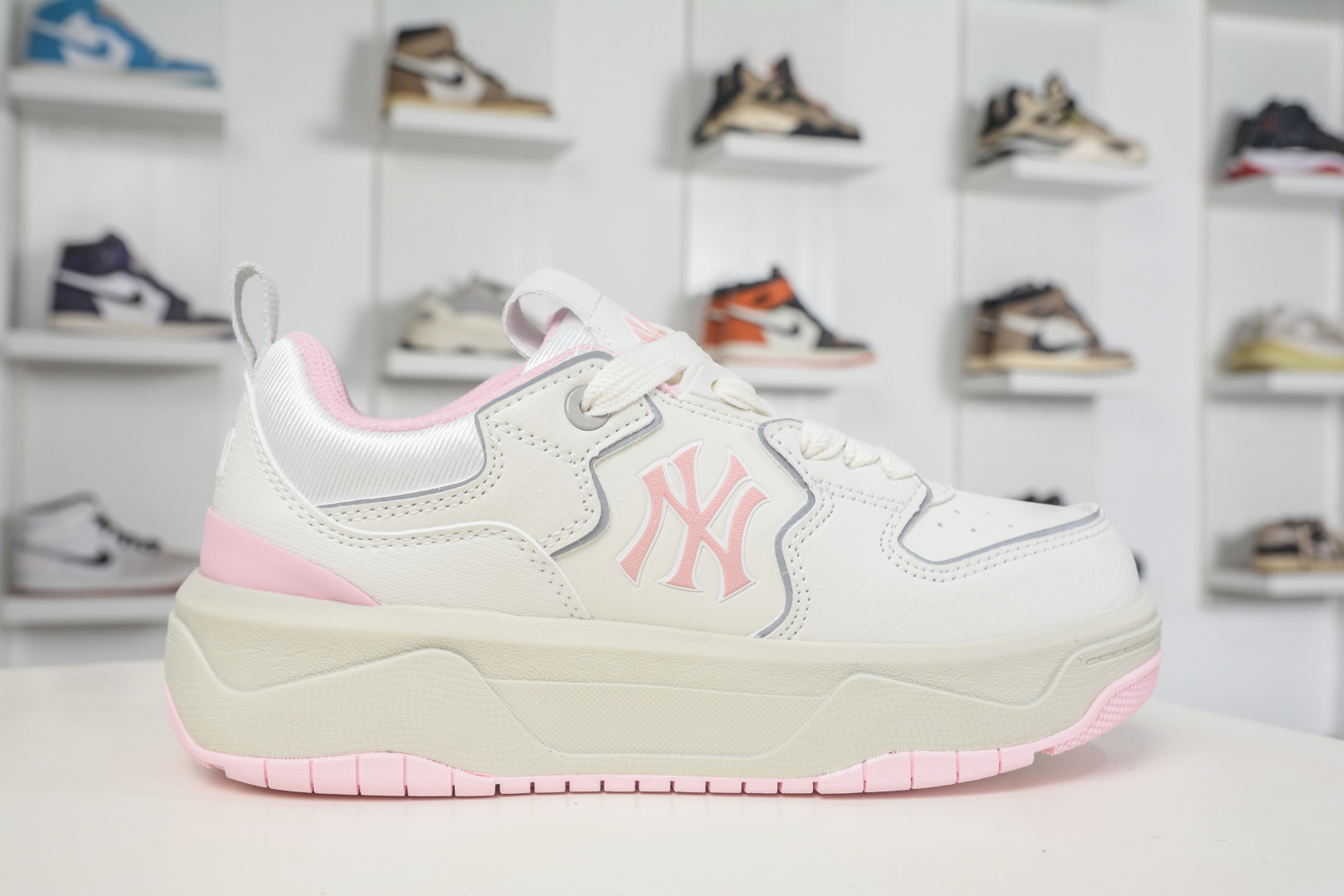 MLB Chunky Liner Mid Denim Monogram 学长鞋系列低帮老爹风轻量增高厚底百搭休闲运动慢跑鞋 3ASXM096N 50PKS MLB Chunky Liner Mid Denim Monogram 学长鞋系列低帮老爹风轻量增高厚底百搭休闲运动慢跑鞋 3ASXM096N 50PKS