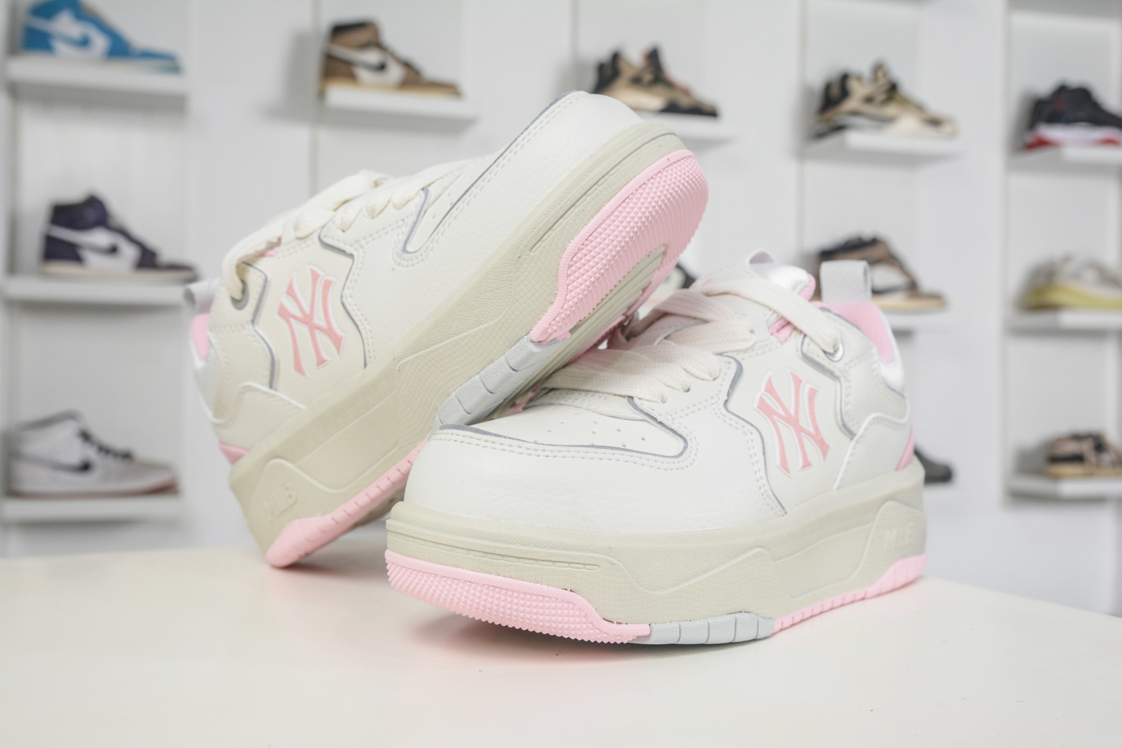 MLB Chunky Liner Mid Denim Monogram 学长鞋系列低帮老爹风轻量增高厚底百搭休闲运动慢跑鞋 3ASXM096N 50PKS MLB Chunky Liner Mid Denim Monogram 学长鞋系列低帮老爹风轻量增高厚底百搭休闲运动慢跑鞋 3ASXM096N 50PKS