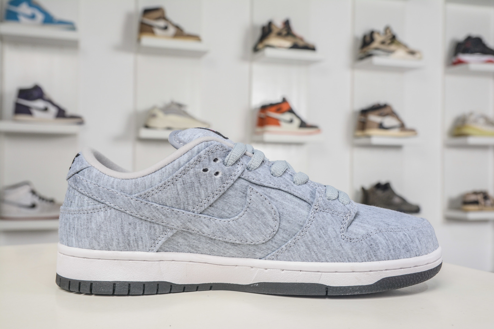 Nike Dunk SB Low 开市客联名 灰白 IF0673-001 Nike Dunk SB Low 开市客联名 灰白 IF0673-001