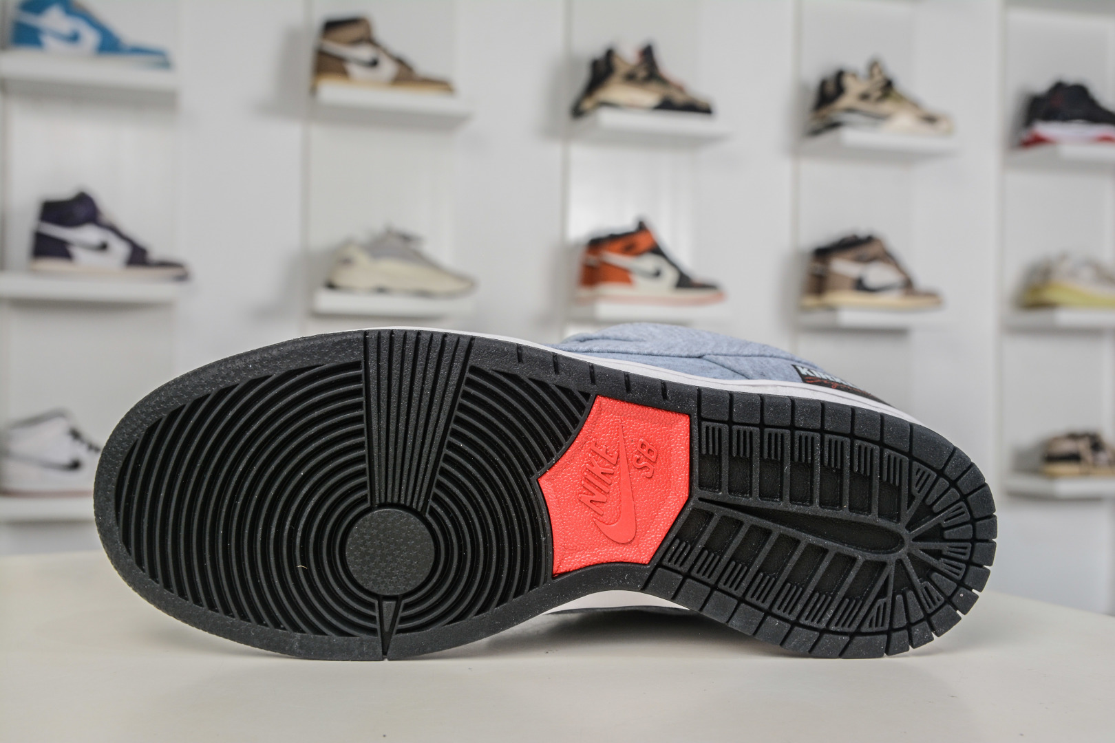 Nike Dunk SB Low 开市客联名 灰白 IF0673-001 Nike Dunk SB Low 开市客联名 灰白 IF0673-001