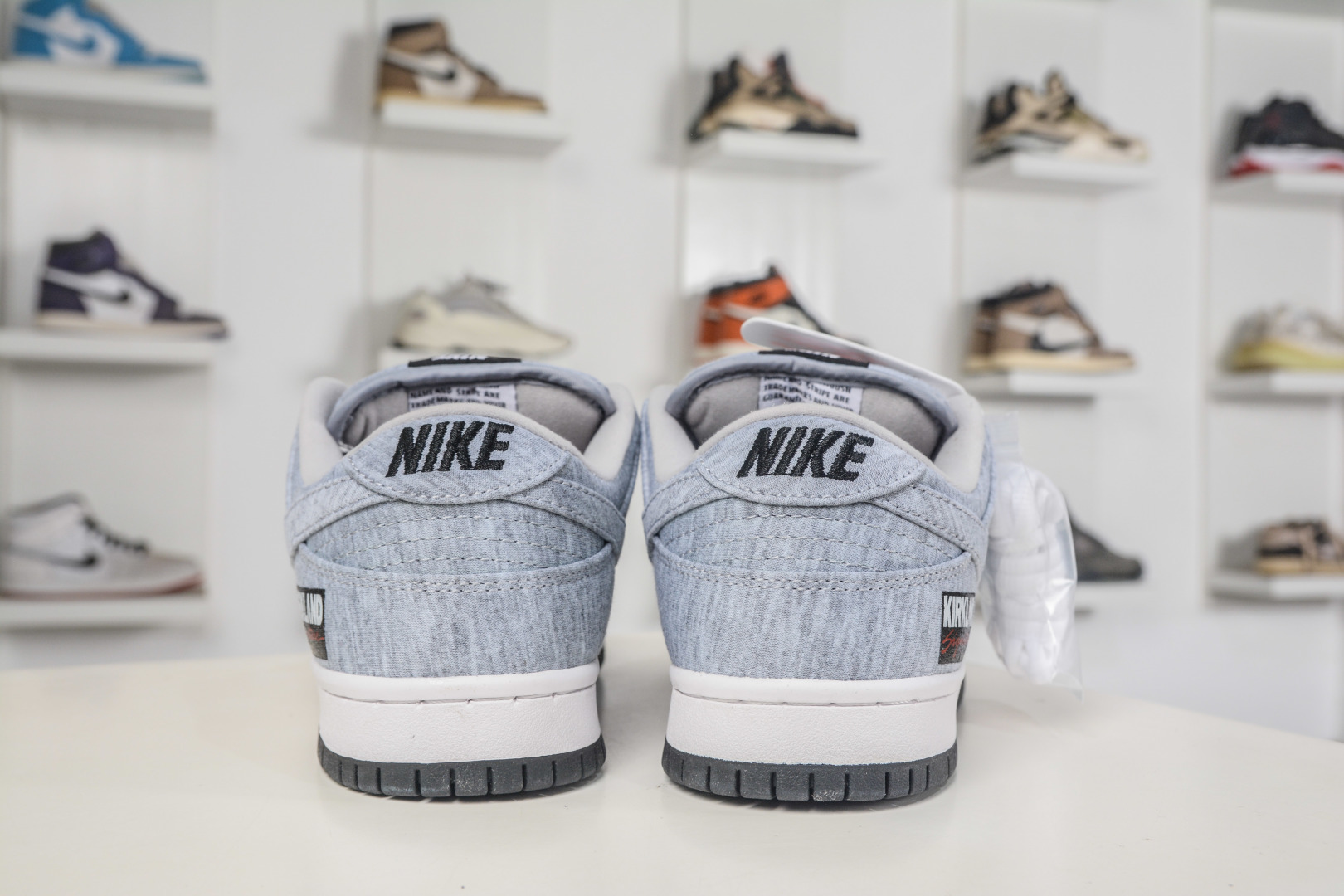 Nike Dunk SB Low 开市客联名 灰白 IF0673-001 Nike Dunk SB Low 开市客联名 灰白 IF0673-001