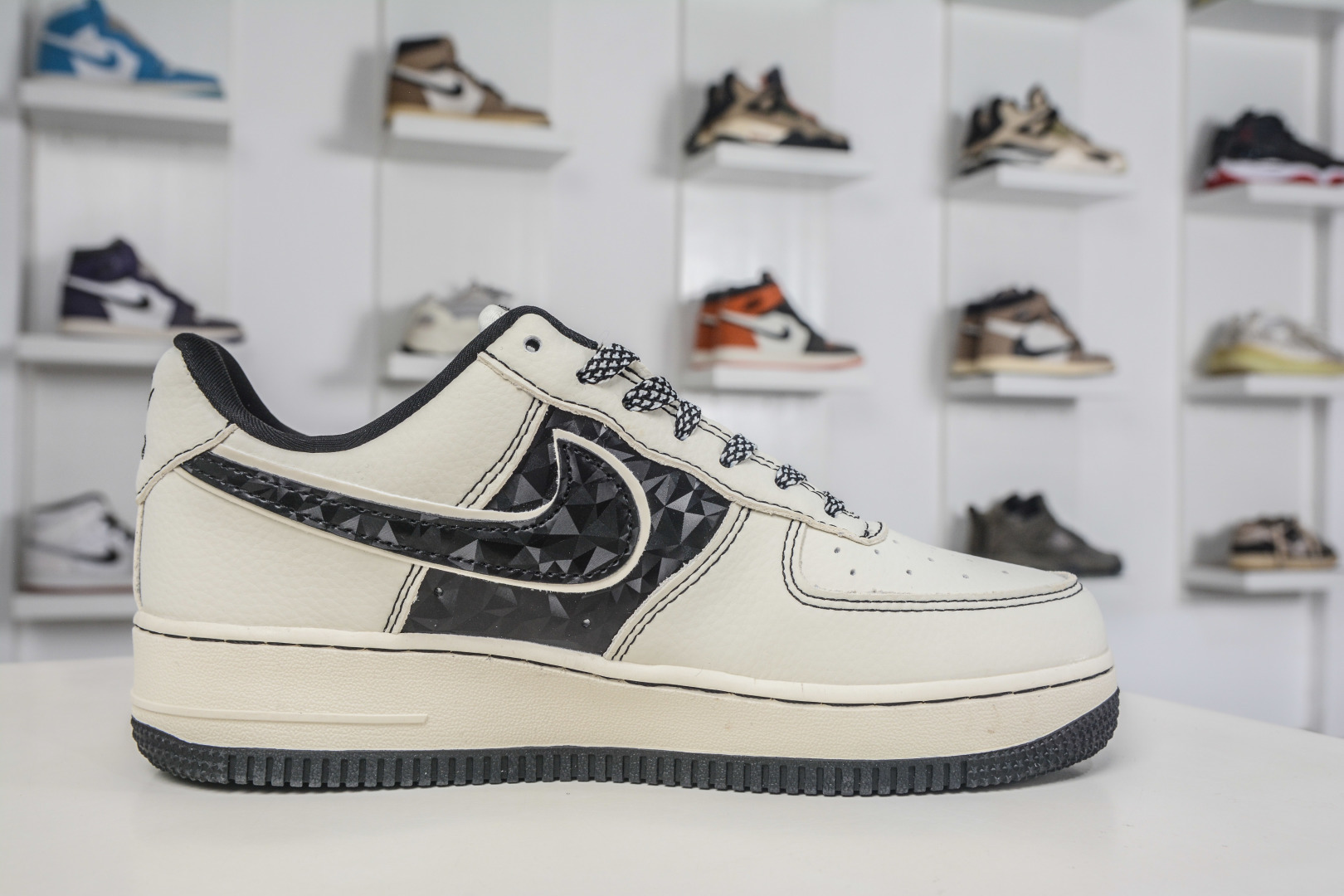 Nike Air Force 1 Low 07 x Drew 米白黑 KD1688-008 Nike Air Force 1 Low 07 x Drew 米白黑 KD1688-008