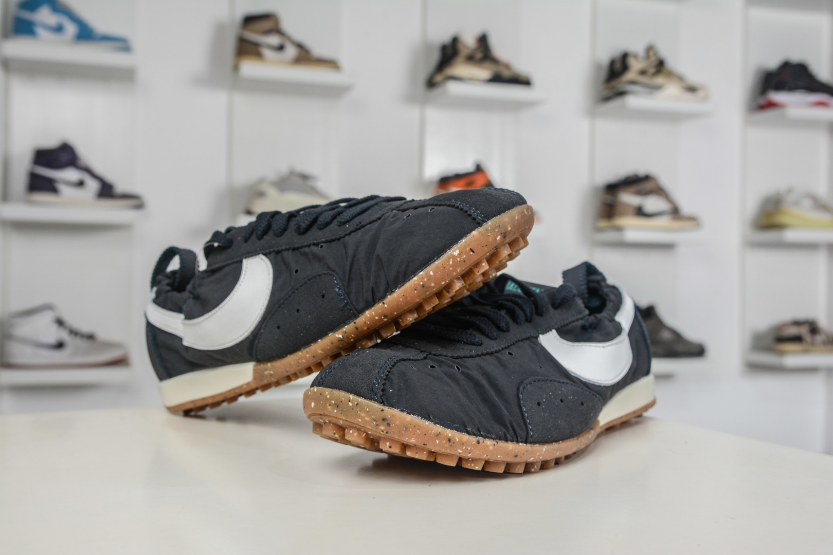 Jacquemus x Nike Jacumoon 耐克 柔软舒适防滑耐磨 低帮休闲板鞋 HV8547-001 Jacquemus x Nike Jacumoon 耐克 柔软舒适防滑耐磨 低帮休闲板鞋 HV8547-001