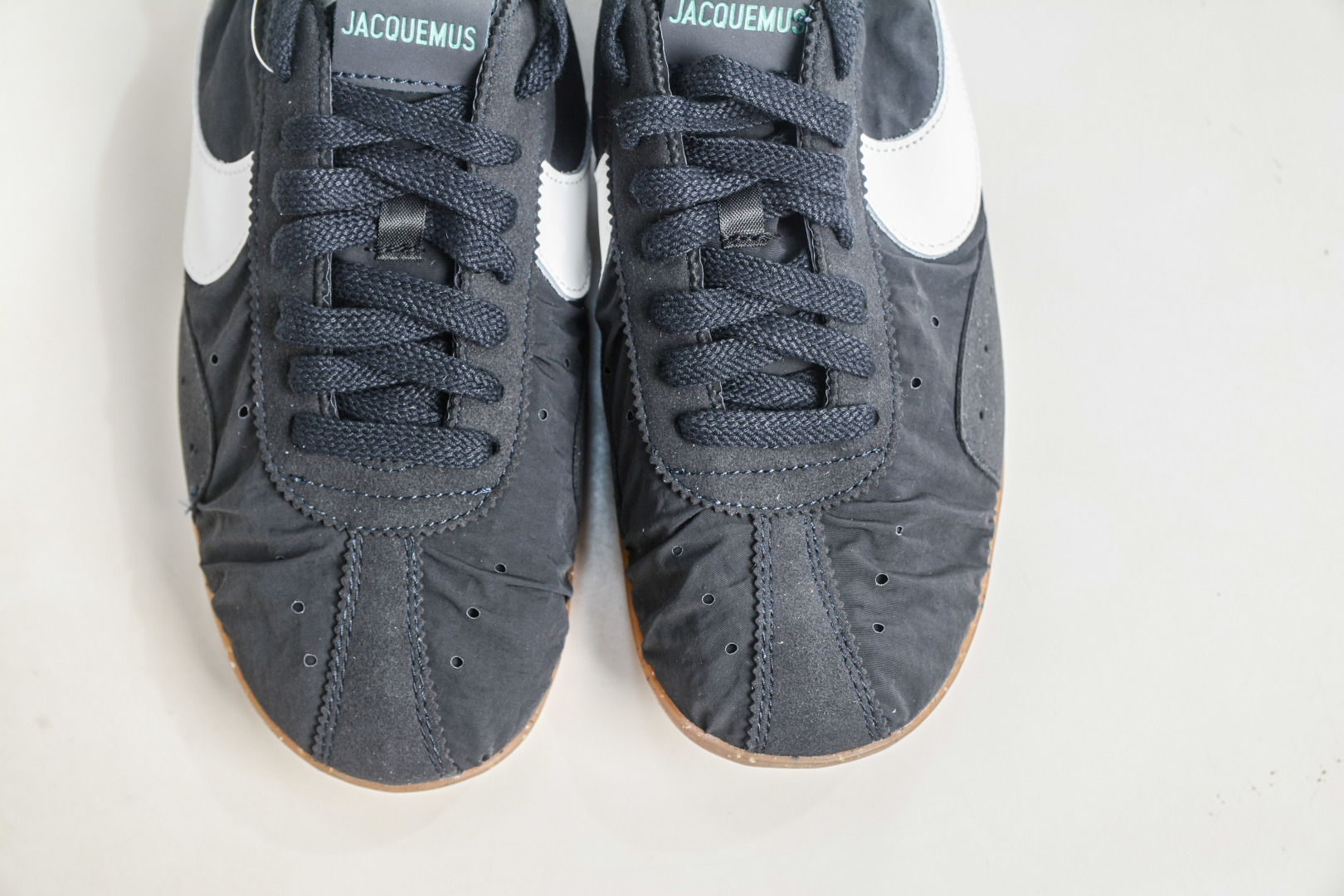 Jacquemus x Nike Jacumoon 耐克 柔软舒适防滑耐磨 低帮休闲板鞋 HV8547-001 Jacquemus x Nike Jacumoon 耐克 柔软舒适防滑耐磨 低帮休闲板鞋 HV8547-001