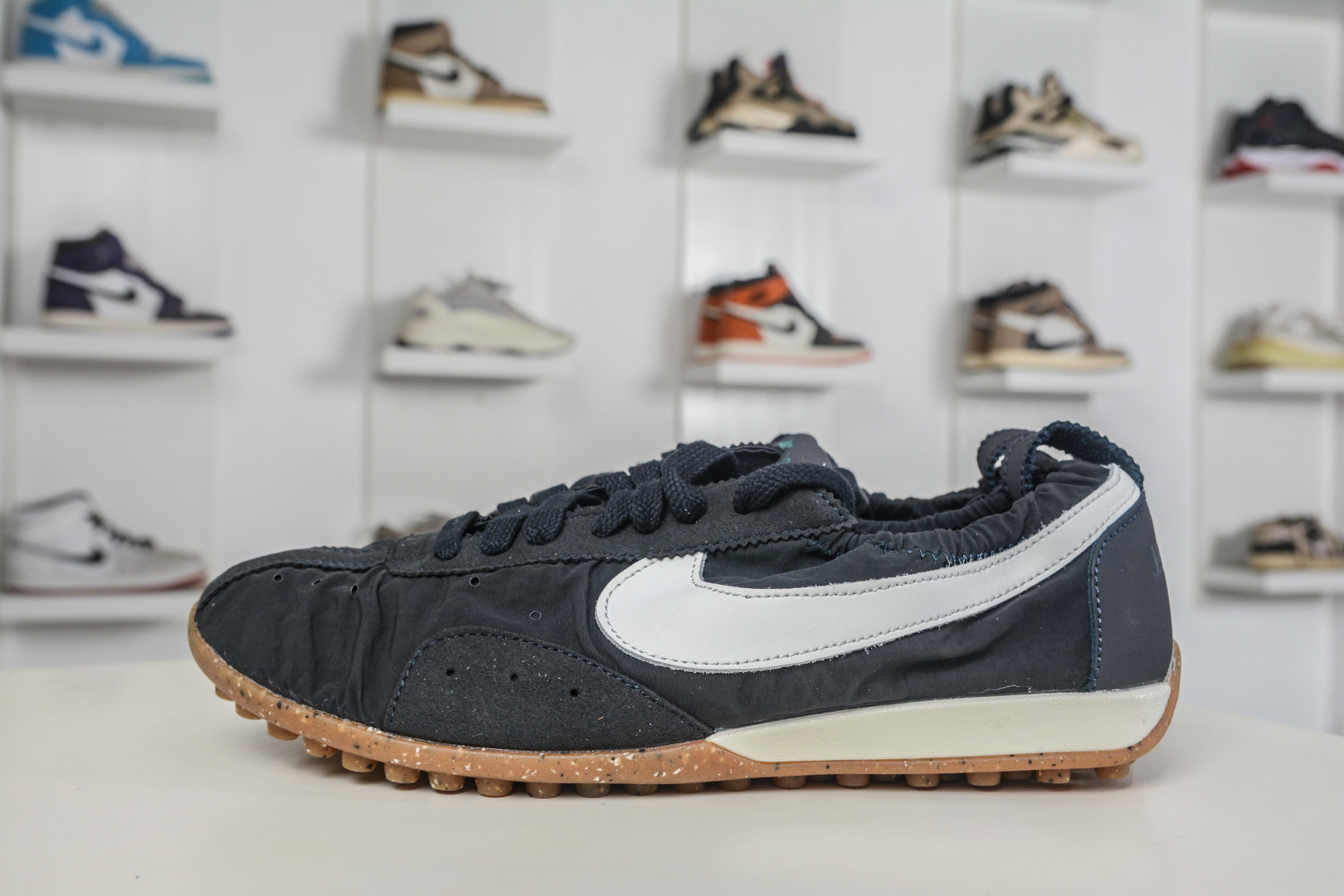 Jacquemus x Nike Jacumoon 耐克 柔软舒适防滑耐磨 低帮休闲板鞋 HV8547-001 Jacquemus x Nike Jacumoon 耐克 柔软舒适防滑耐磨 低帮休闲板鞋 HV8547-001