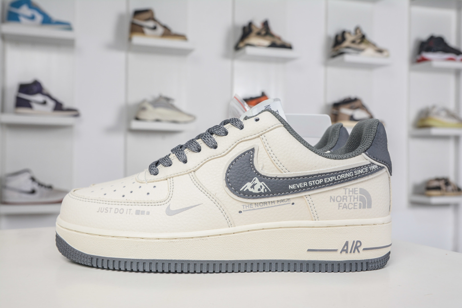 The North Face x NIke Air Force 1 北面联名-米白灰 DD1982-344 The North Face x NIke Air Force 1 北面联名-米白灰 DD1982-344