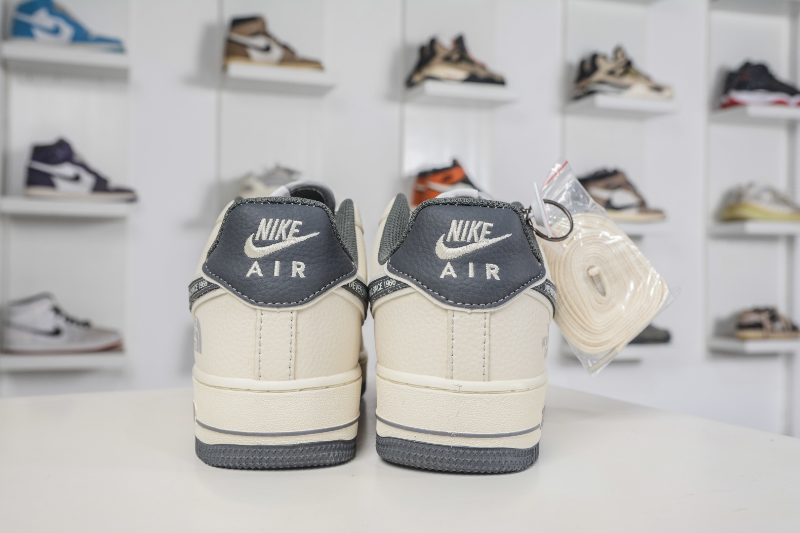 The North Face x NIke Air Force 1 北面联名-米白灰 DD1982-344 The North Face x NIke Air Force 1 北面联名-米白灰 DD1982-344