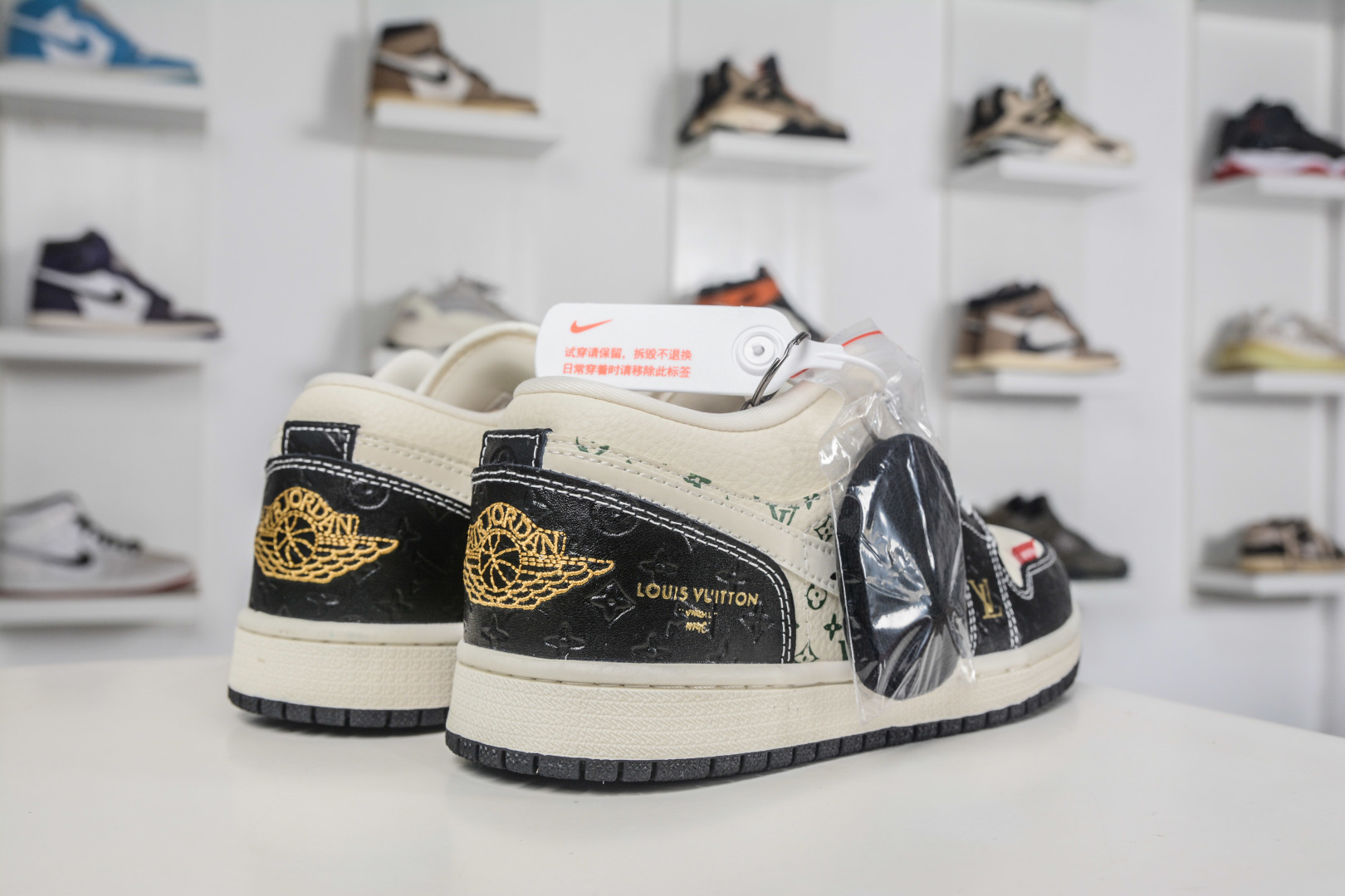 Air Jordan x Louis Vuitton AJ1 Low AJ1 低帮LV联名-黑白 QL1988-006 Air Jordan x Louis Vuitton AJ1 Low AJ1 低帮LV联名-黑白 QL1988-006