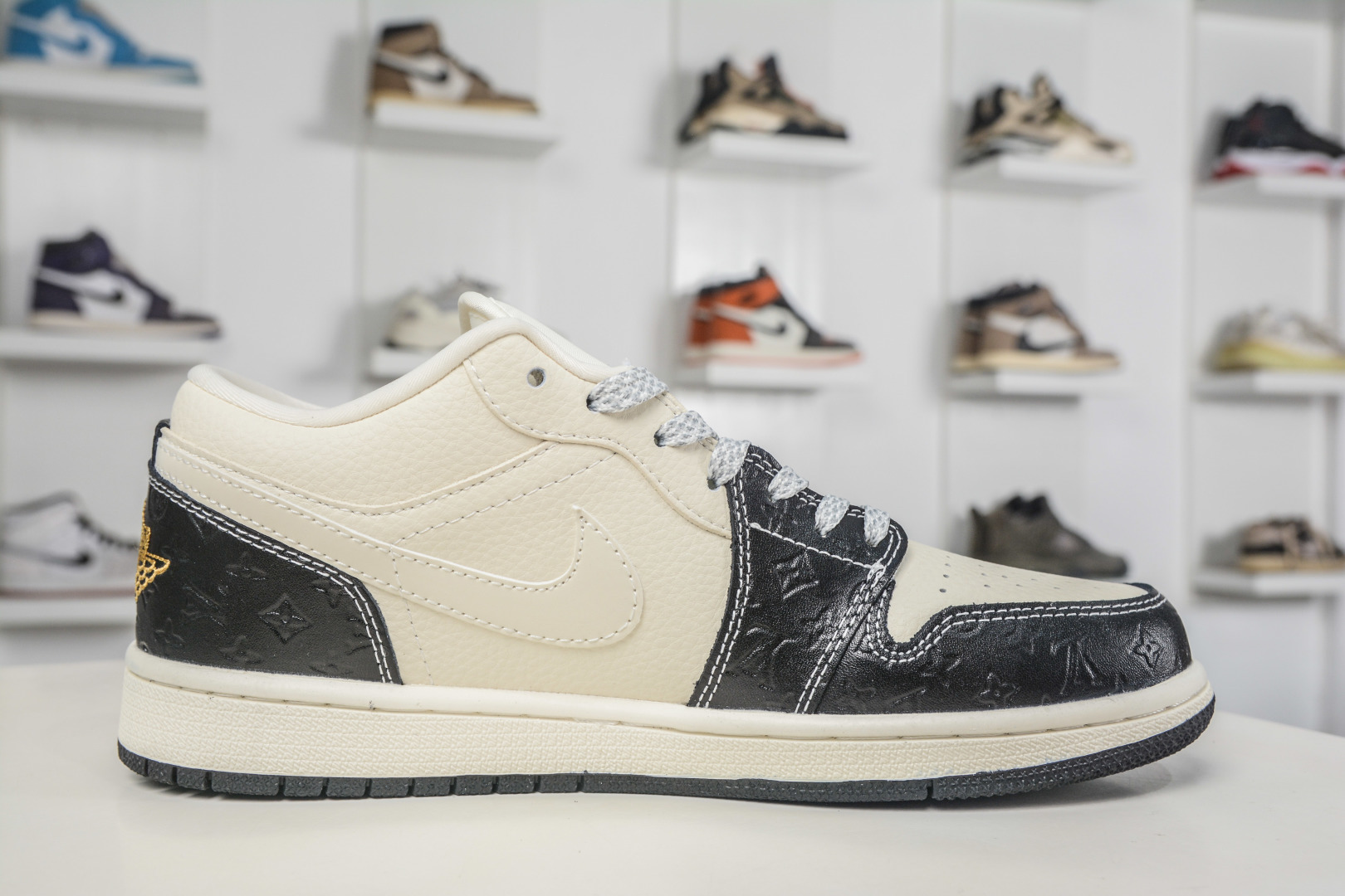 Air Jordan x Louis Vuitton AJ1 Low AJ1 低帮LV联名-黑白 QL1988-006 Air Jordan x Louis Vuitton AJ1 Low AJ1 低帮LV联名-黑白 QL1988-006