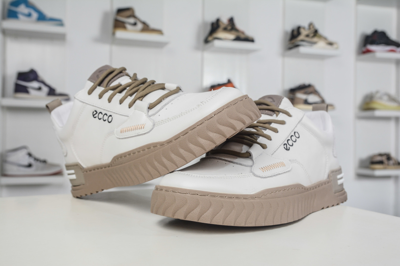 300 ECCO爱步休闲板鞋 舒适耐磨厚底鞋 街头ACE热销款 502935-010-Chinese UA Cheap High Quatity Brand Clothes Bags handbags Sneakers wholesale wholesaler seller from China Factory suppliers Fashion Clothing Shoes best Quality Beautiful Price 300 ECCO爱步休闲板鞋 舒适耐磨厚底鞋 街头ACE热销款 502935-010