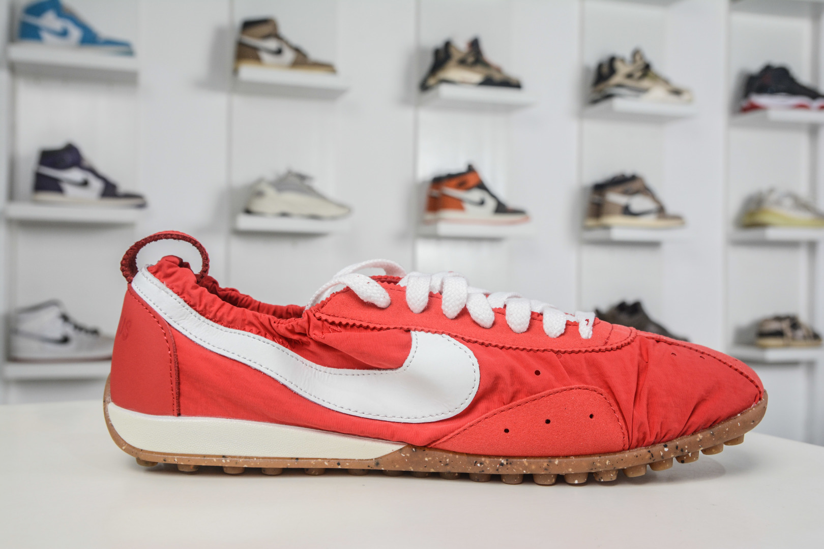 Jacquemus x Nike Jacumoon 耐克 柔软舒适防滑耐磨 低帮休闲板鞋 HV8547-600 Jacquemus x Nike Jacumoon 耐克 柔软舒适防滑耐磨 低帮休闲板鞋 HV8547-600