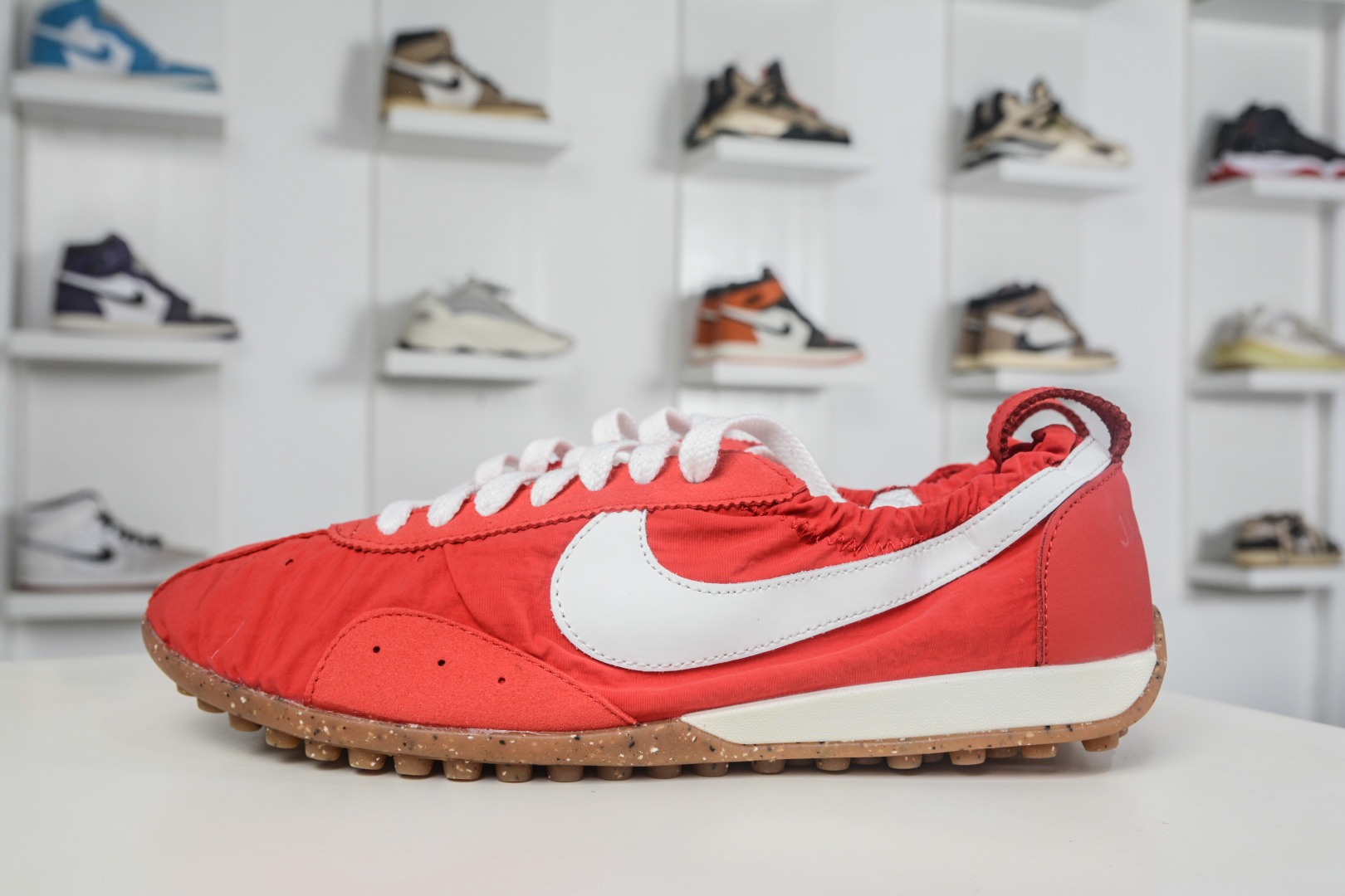 Jacquemus x Nike Jacumoon 耐克 柔软舒适防滑耐磨 低帮休闲板鞋 HV8547-600 Jacquemus x Nike Jacumoon 耐克 柔软舒适防滑耐磨 低帮休闲板鞋 HV8547-600