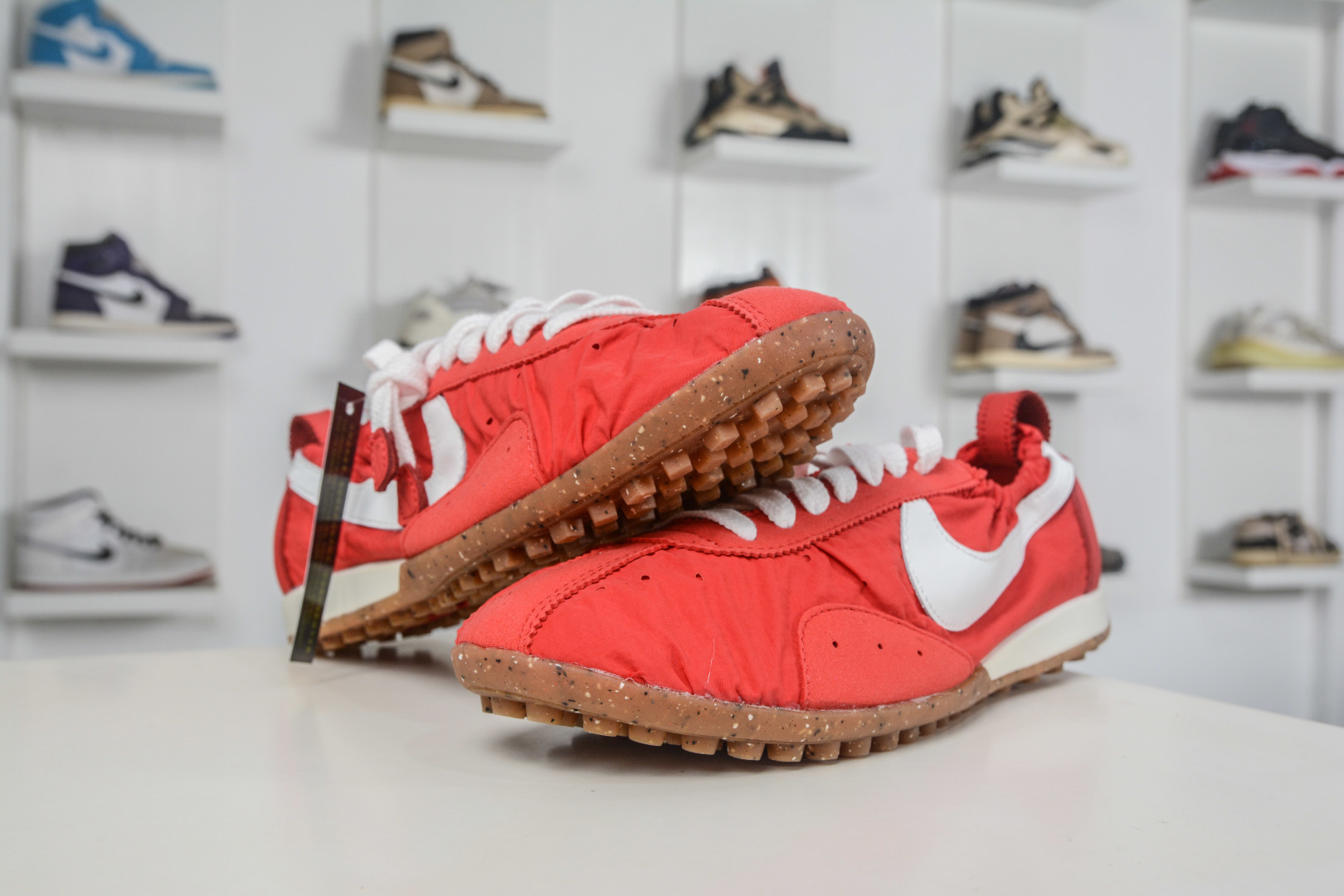 Jacquemus x Nike Jacumoon 耐克 柔软舒适防滑耐磨 低帮休闲板鞋 HV8547-600 Jacquemus x Nike Jacumoon 耐克 柔软舒适防滑耐磨 低帮休闲板鞋 HV8547-600