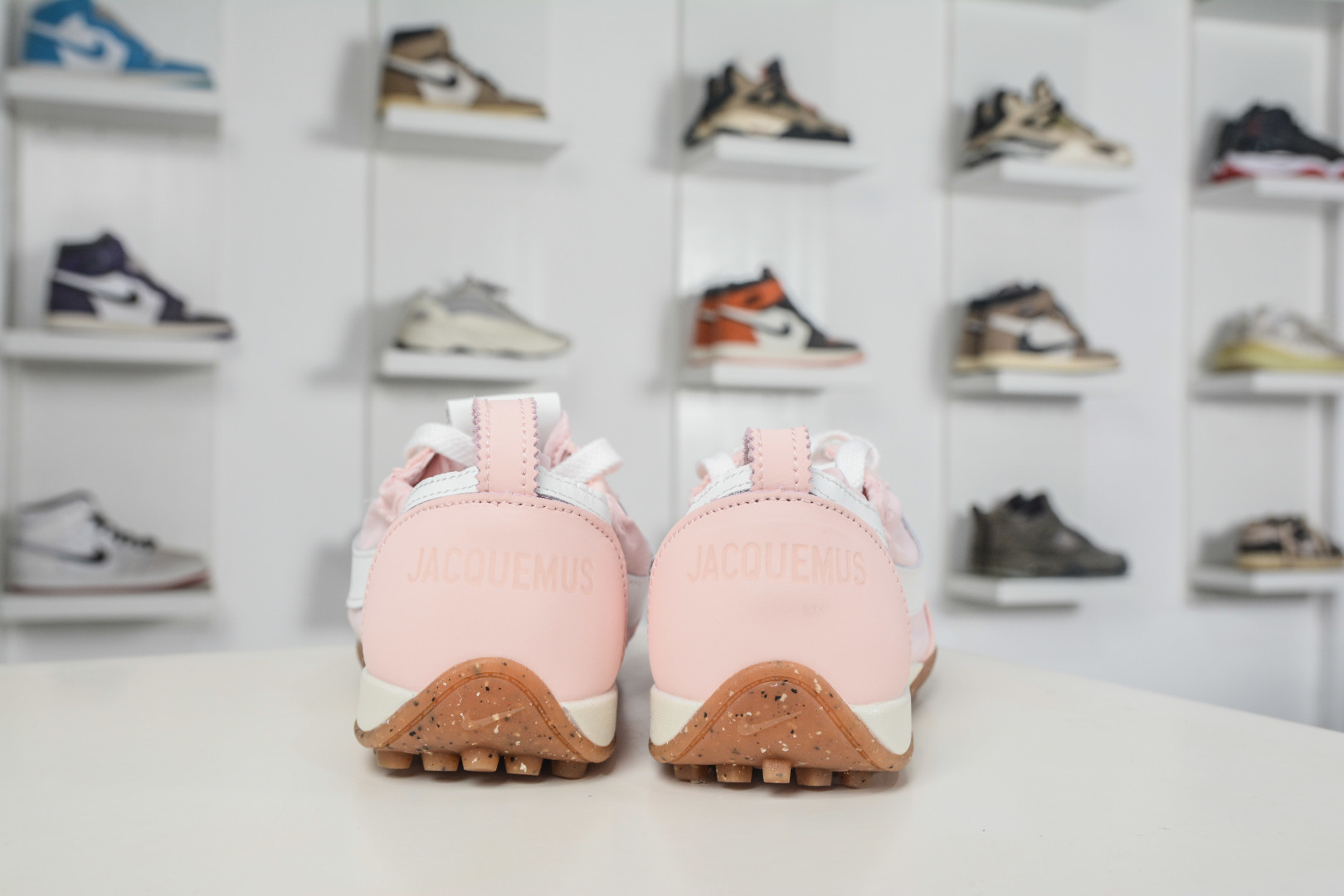 Jacquemus x Nike Jacumoon 耐克 柔软舒适防滑耐磨 低帮休闲板鞋 HV8547-601 Jacquemus x Nike Jacumoon 耐克 柔软舒适防滑耐磨 低帮休闲板鞋 HV8547-601